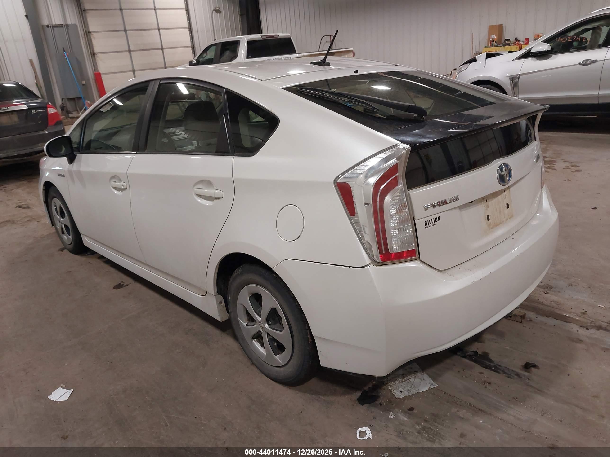 TOYOTA PRIUS image 3