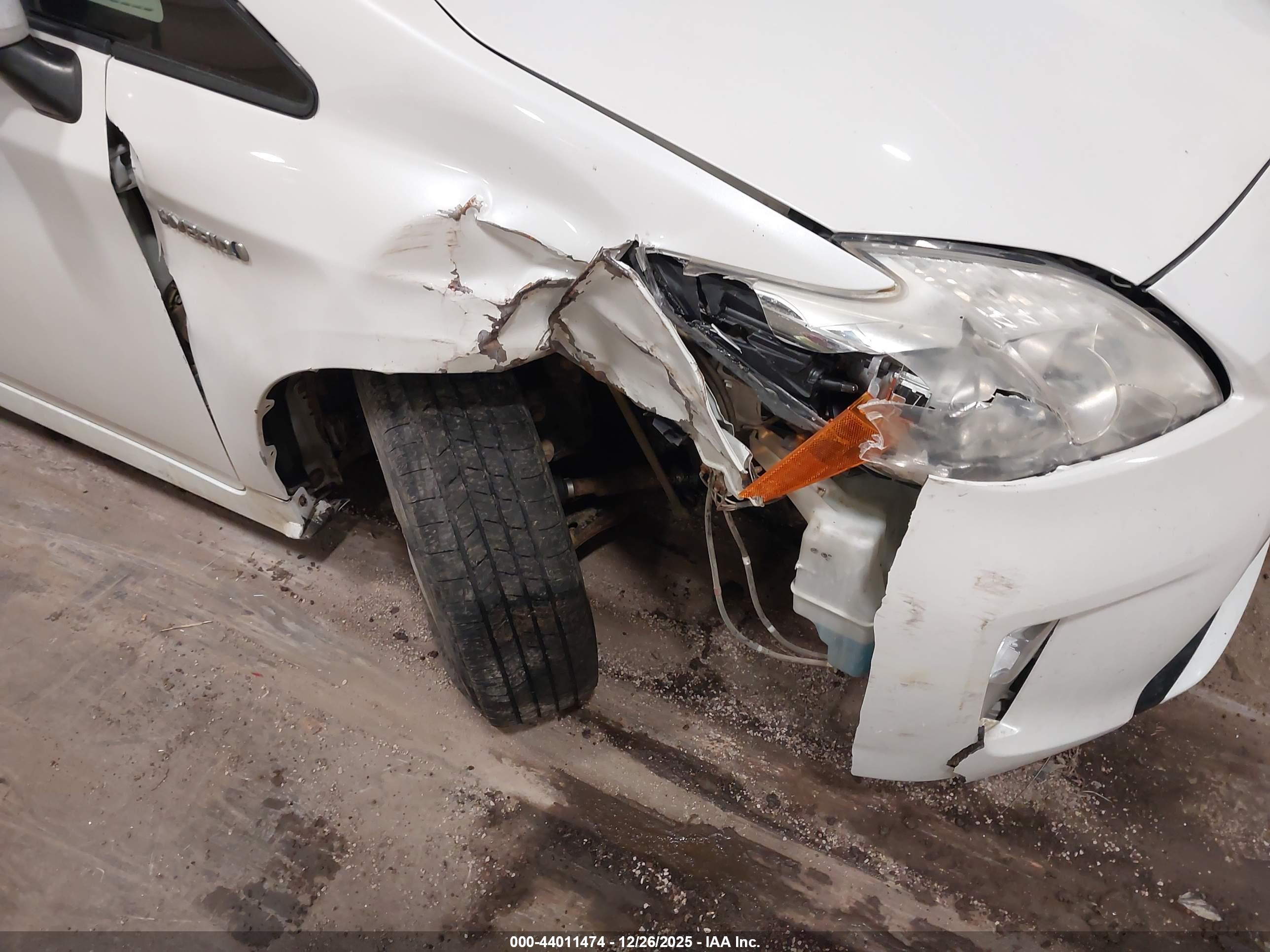TOYOTA PRIUS image 6