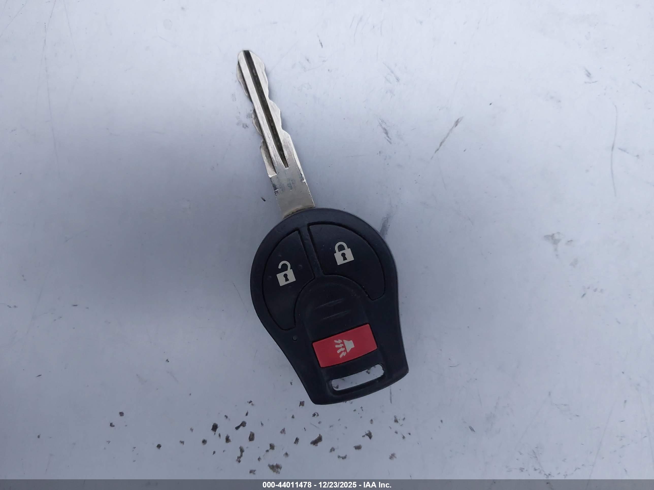 NISSAN ROGUE image 11