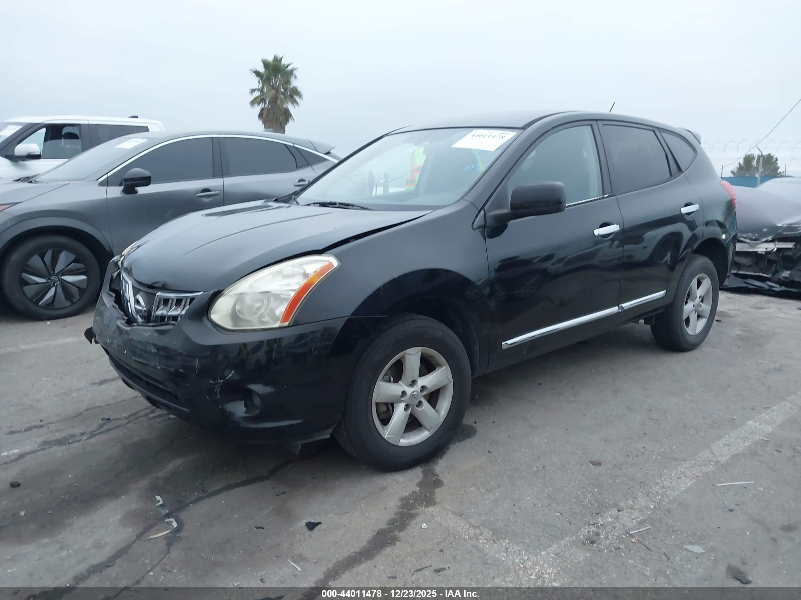 NISSAN ROGUE image 2