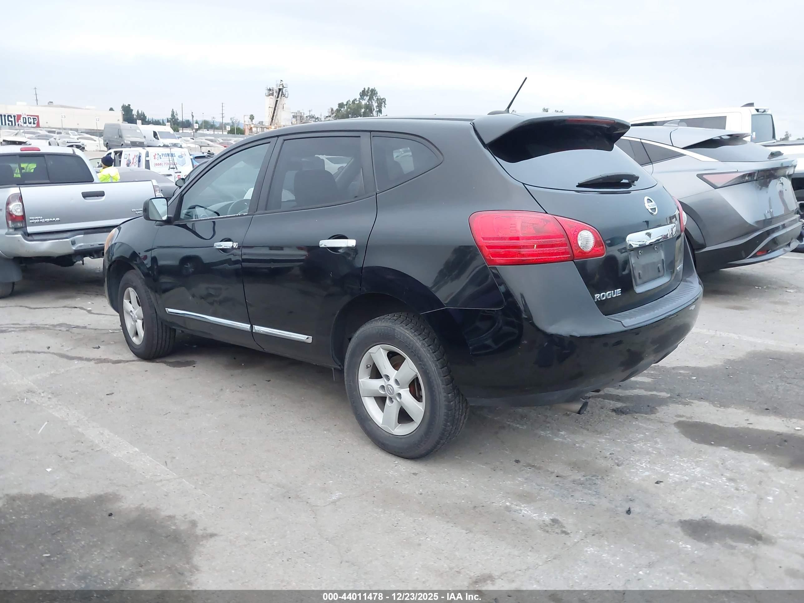 NISSAN ROGUE image 3