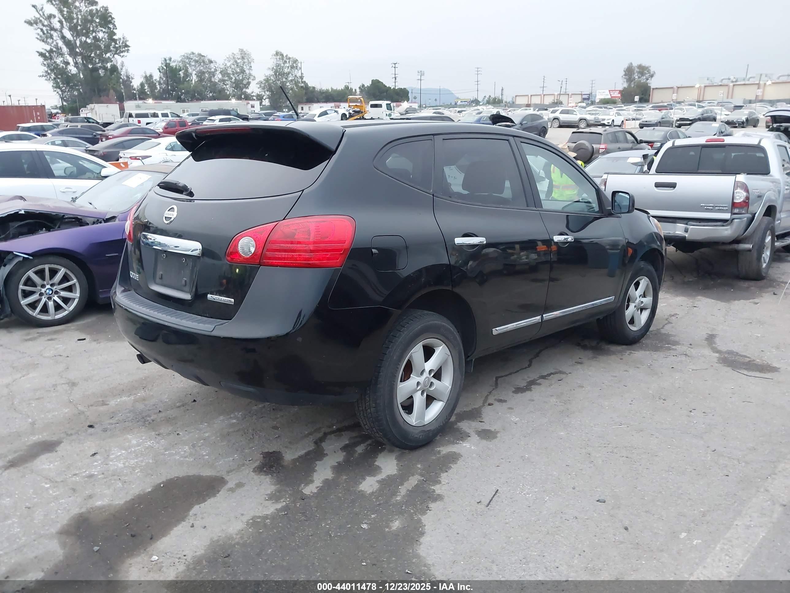 NISSAN ROGUE image 4