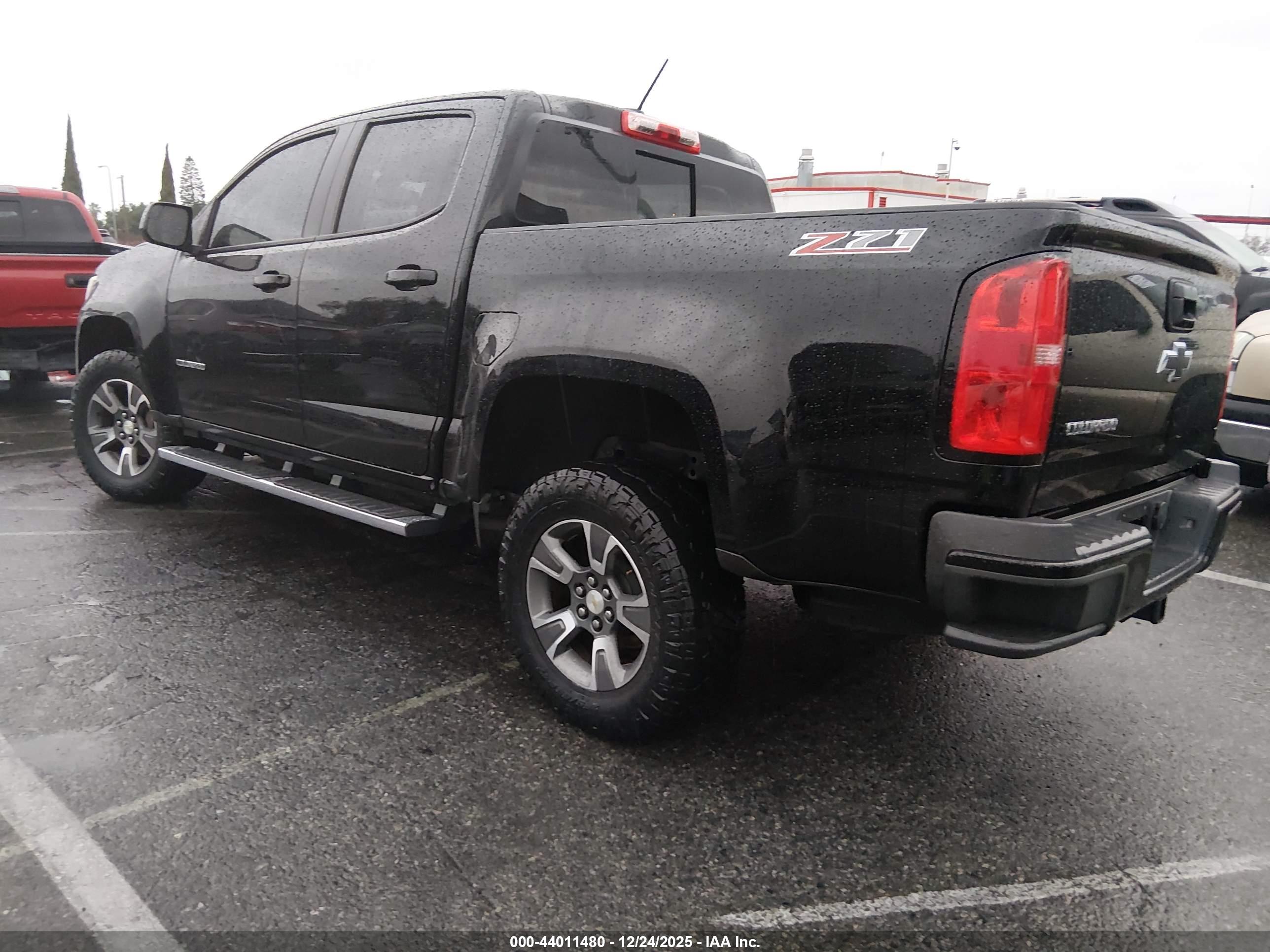 CHEVROLET COLORADO image 3