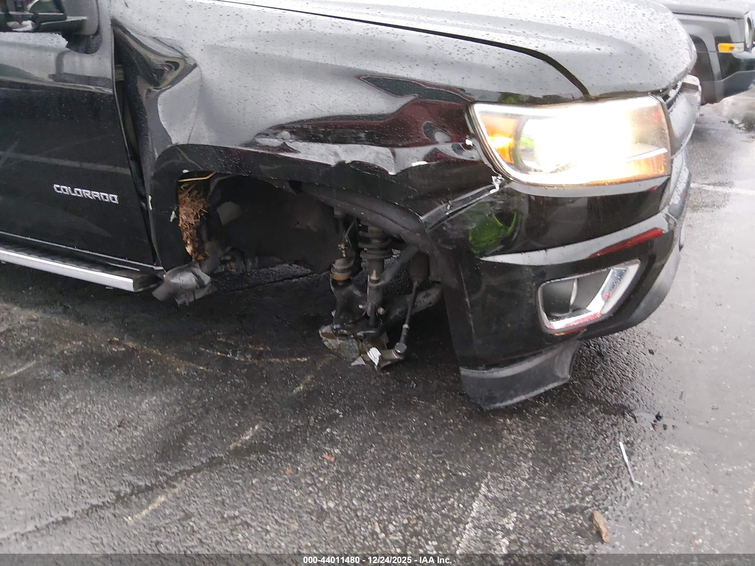 CHEVROLET COLORADO image 6