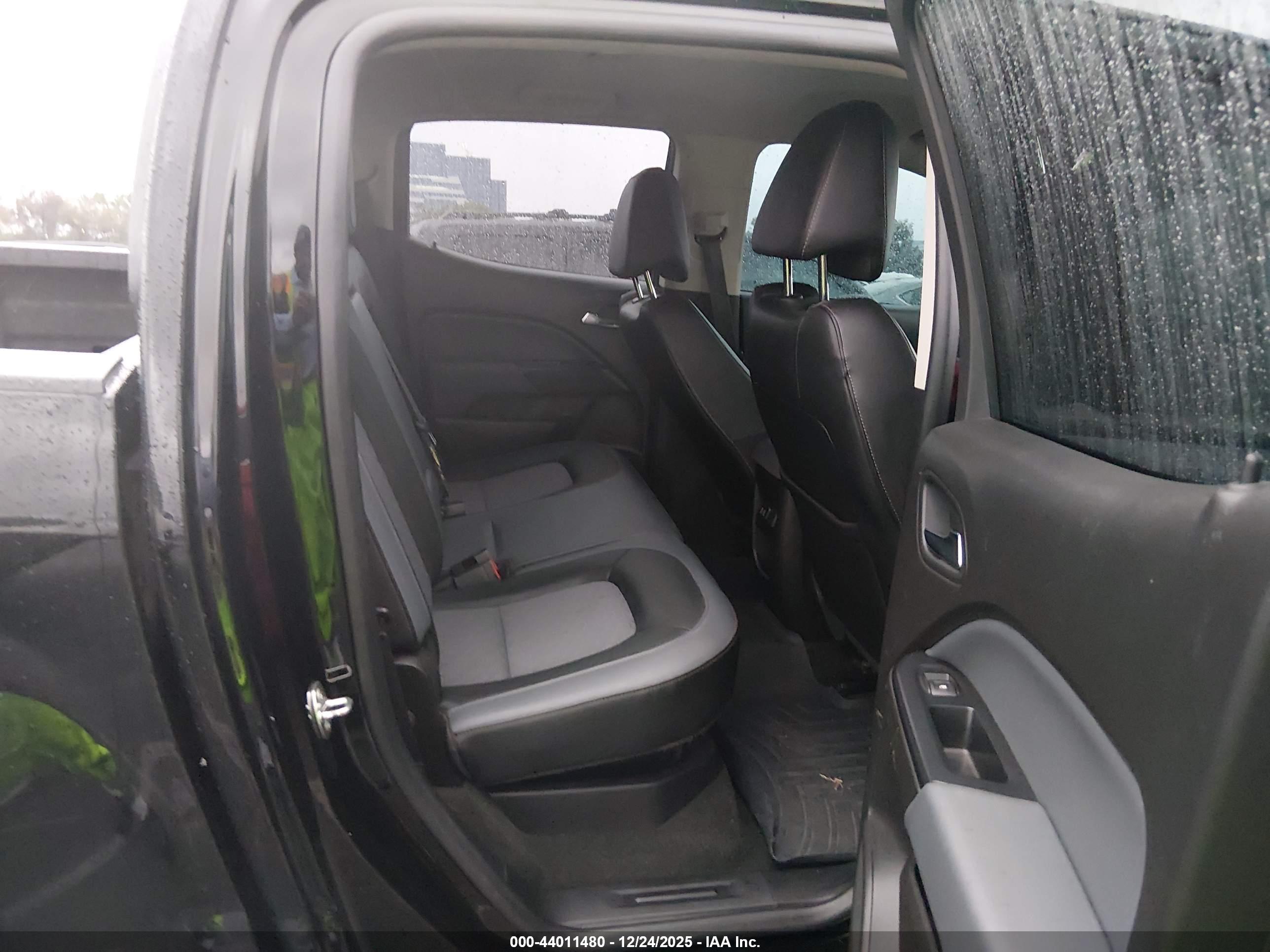 CHEVROLET COLORADO image 8