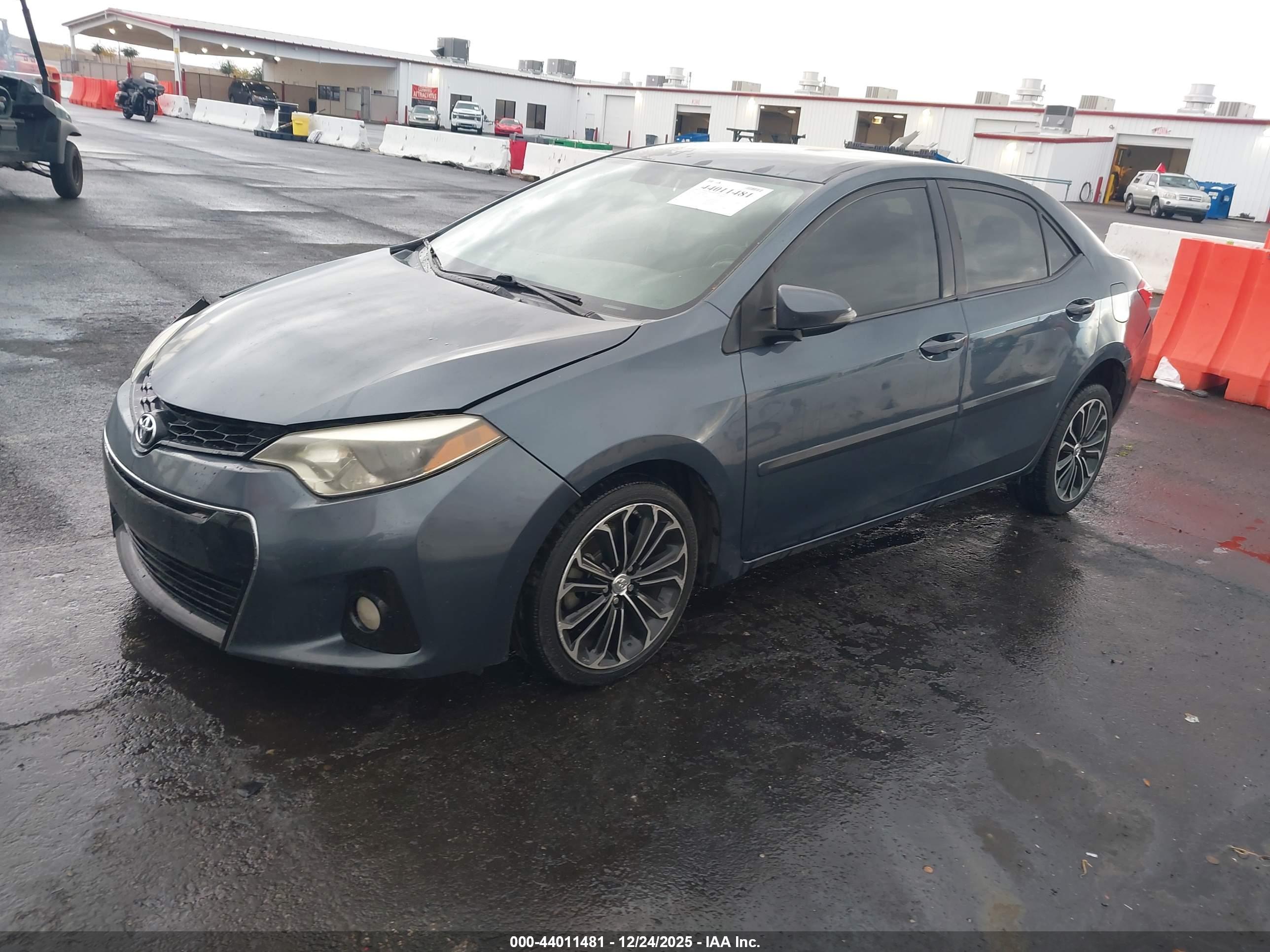 TOYOTA COROLLA image 2