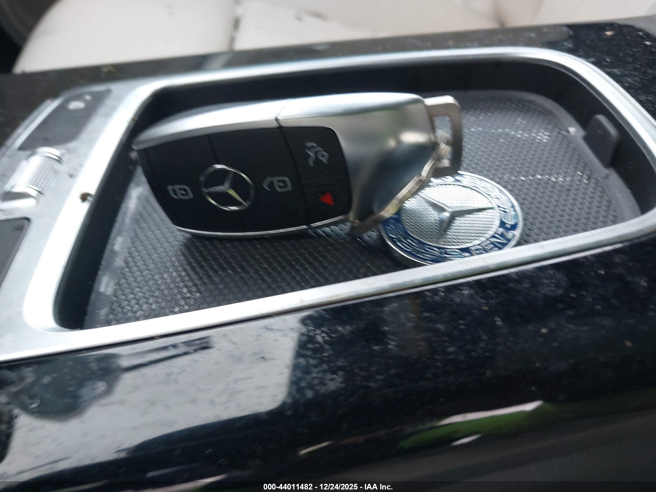MERCEDES-BENZ CLA image 11