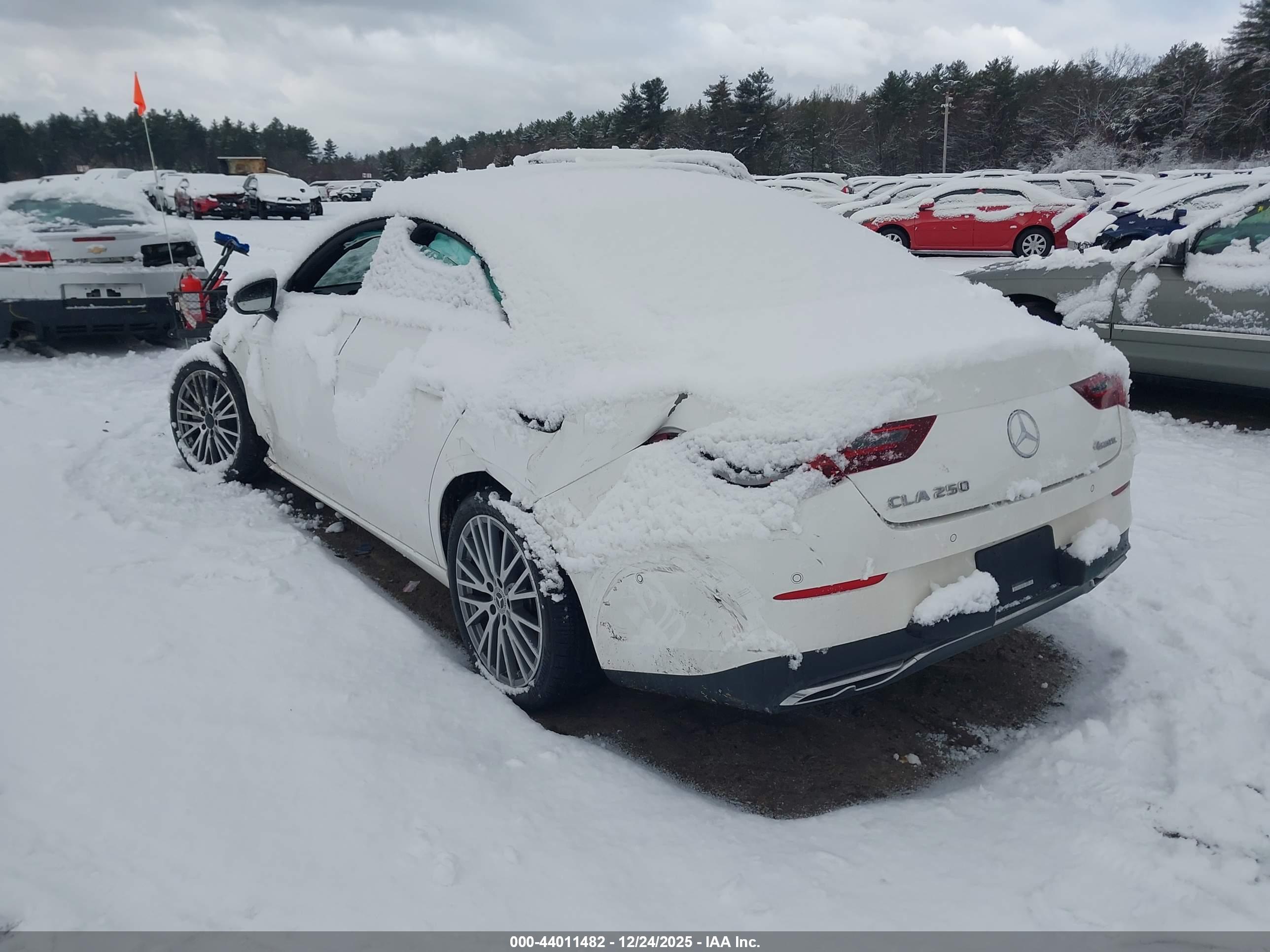 MERCEDES-BENZ CLA image 3