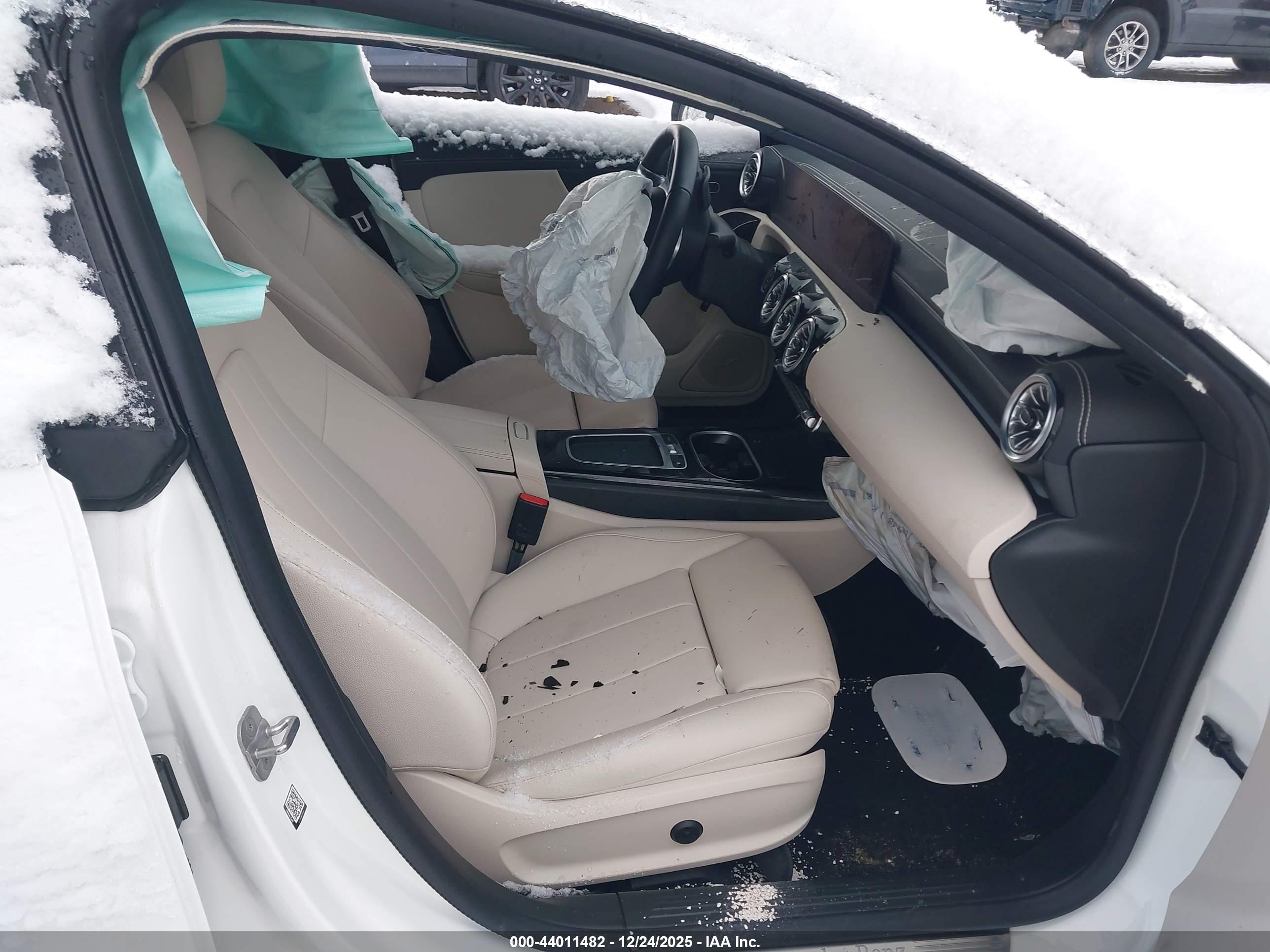 MERCEDES-BENZ CLA image 5