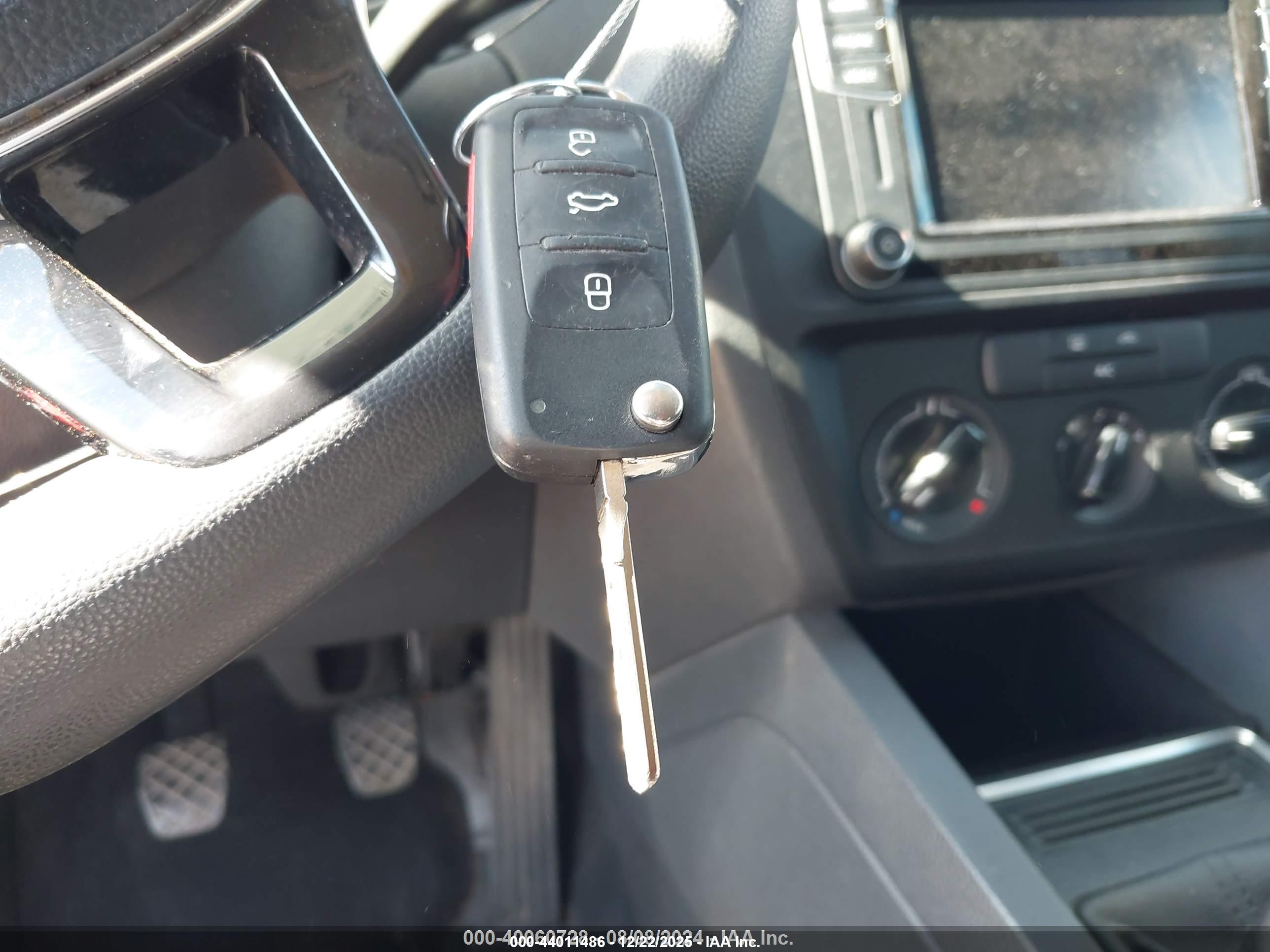 VOLKSWAGEN JETTA image 11