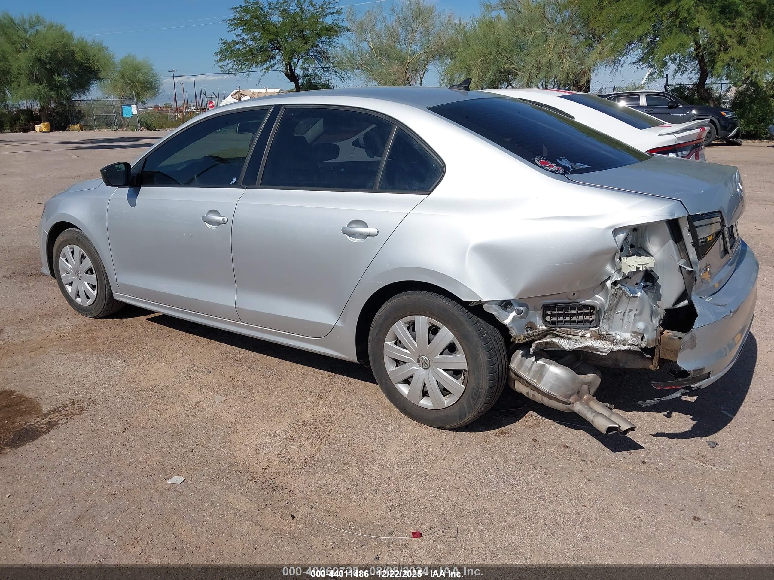 VOLKSWAGEN JETTA image 6
