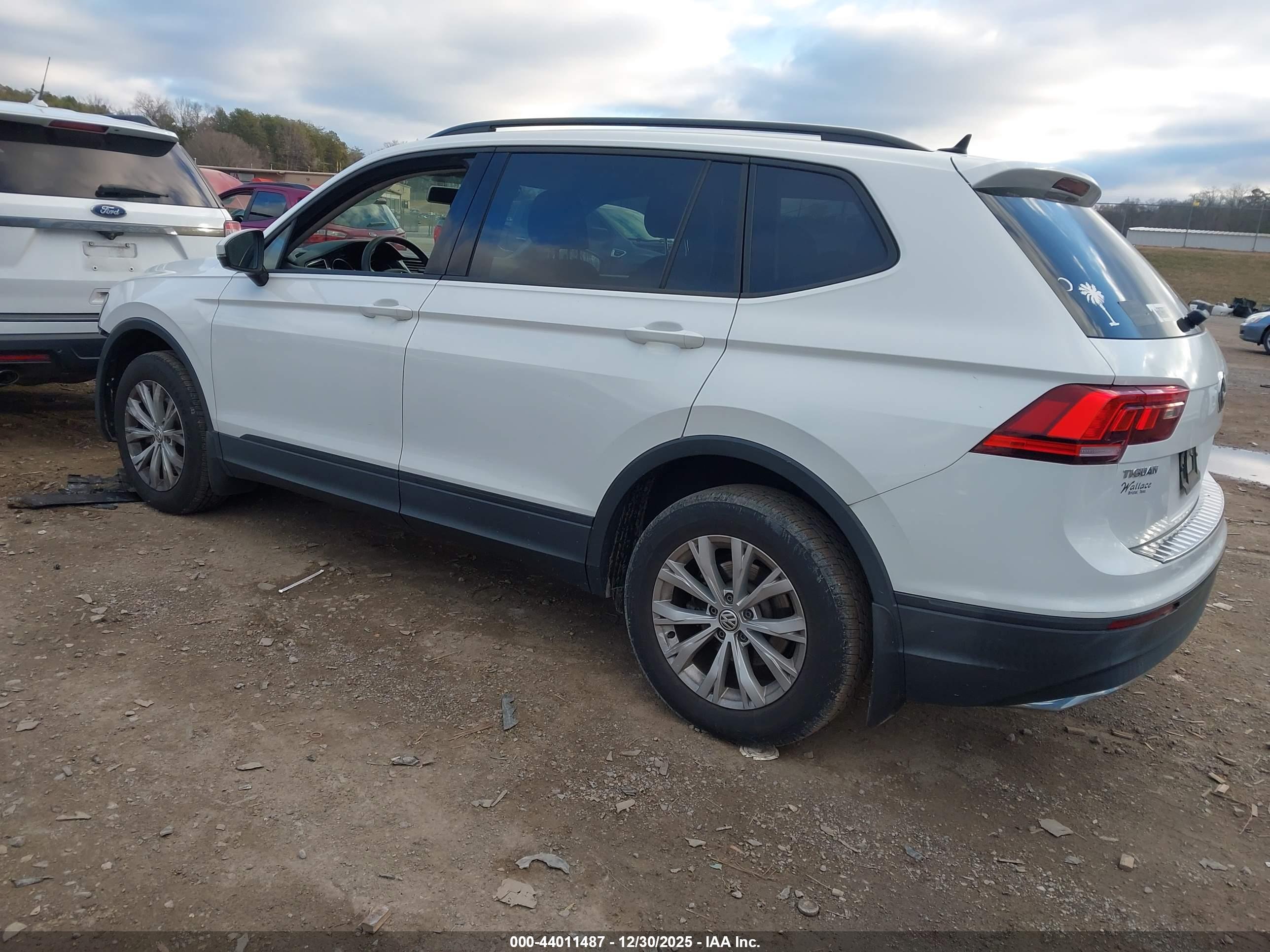 VOLKSWAGEN TIGUAN image 3
