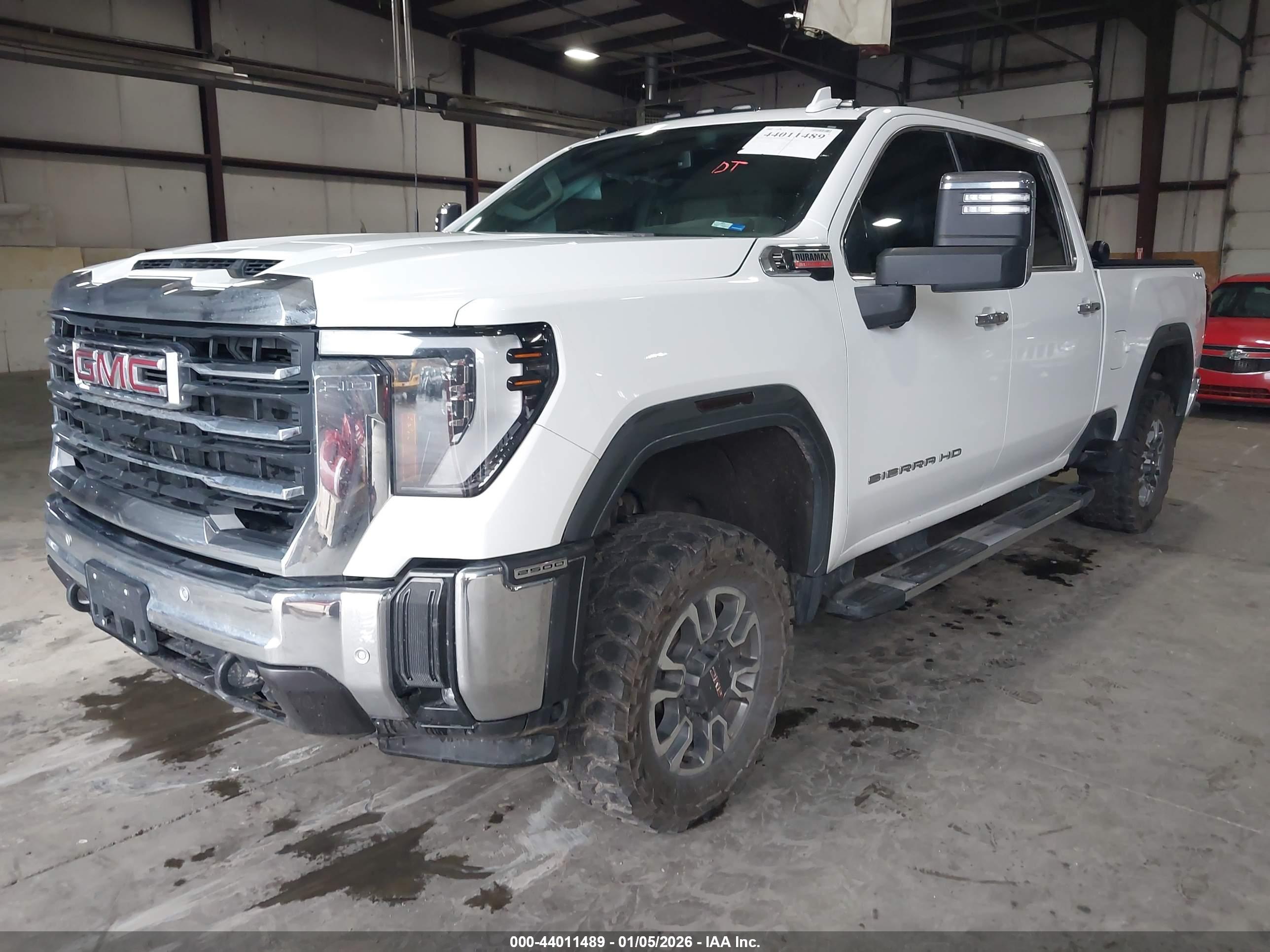 GMC SIERRA image 2