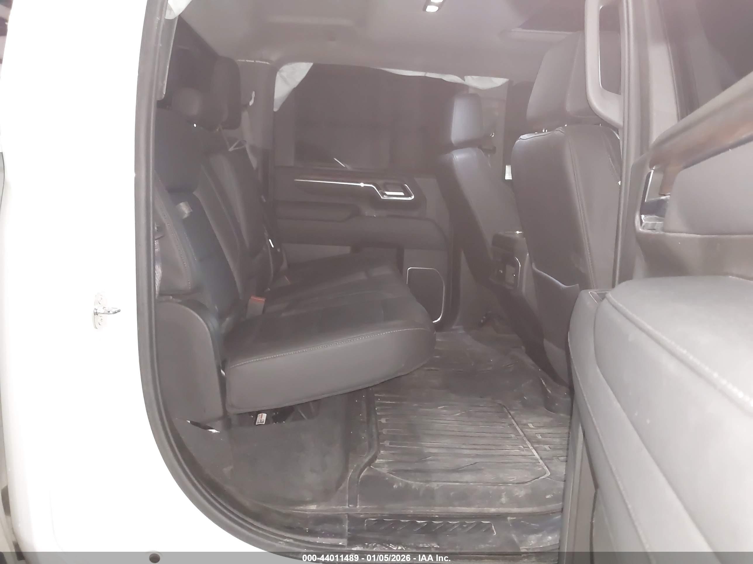 GMC SIERRA image 7