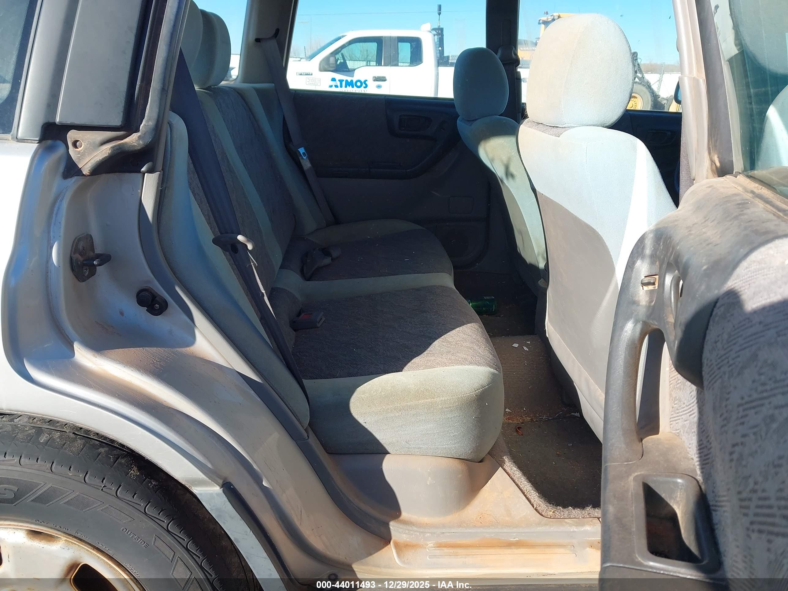 SUBARU FORESTER image 8