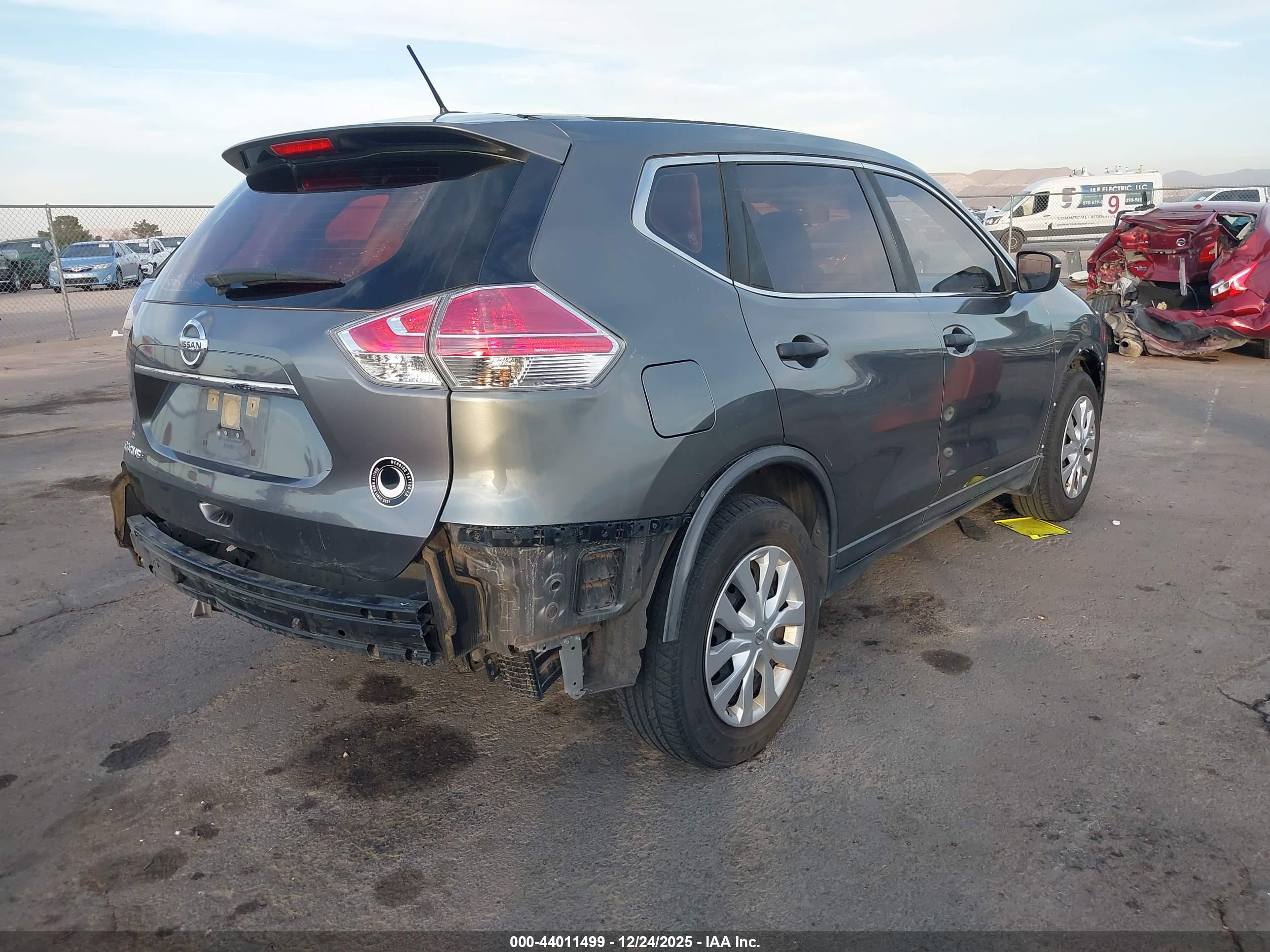 NISSAN ROGUE image 4