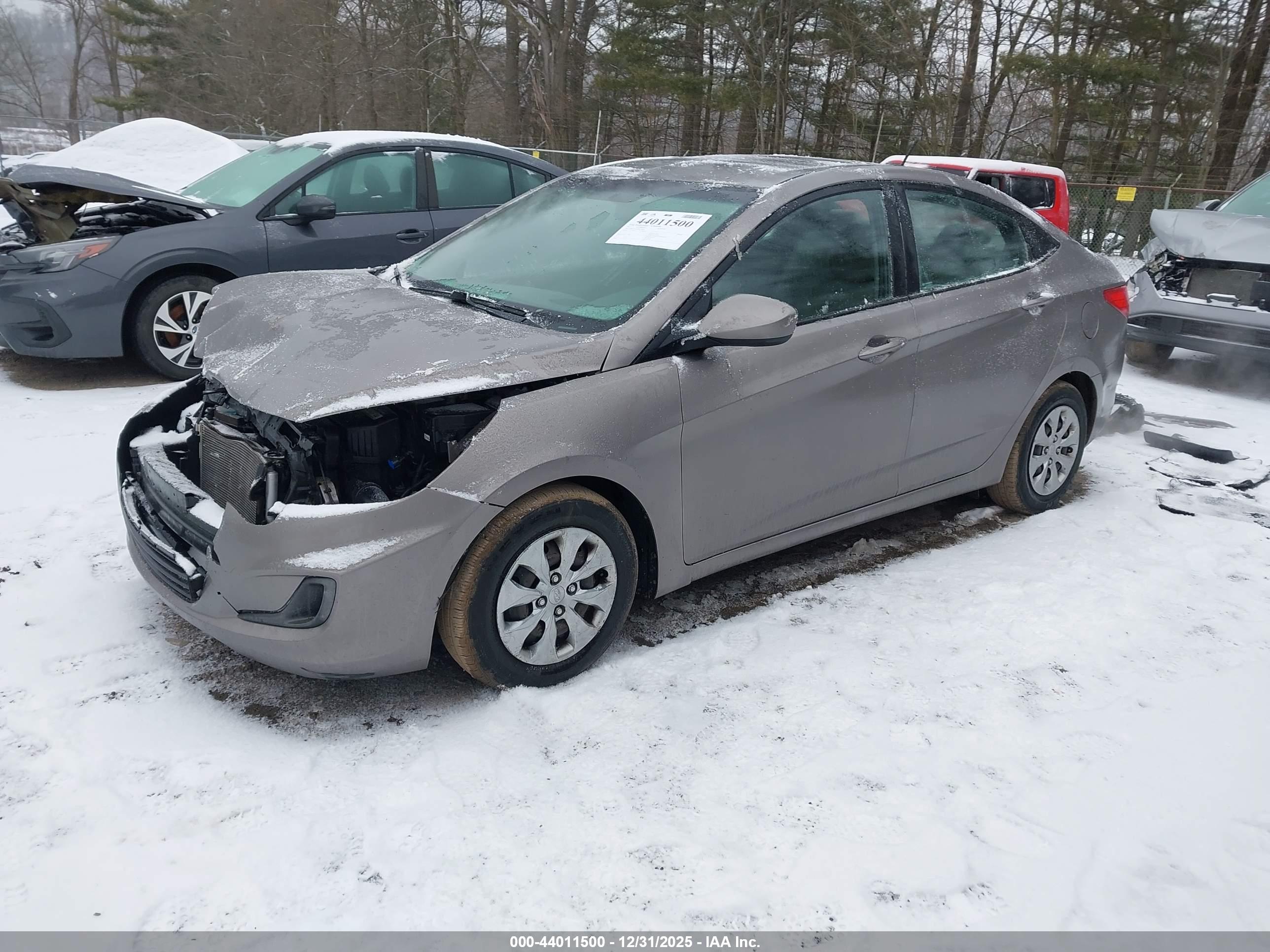 HYUNDAI ACCENT image 2