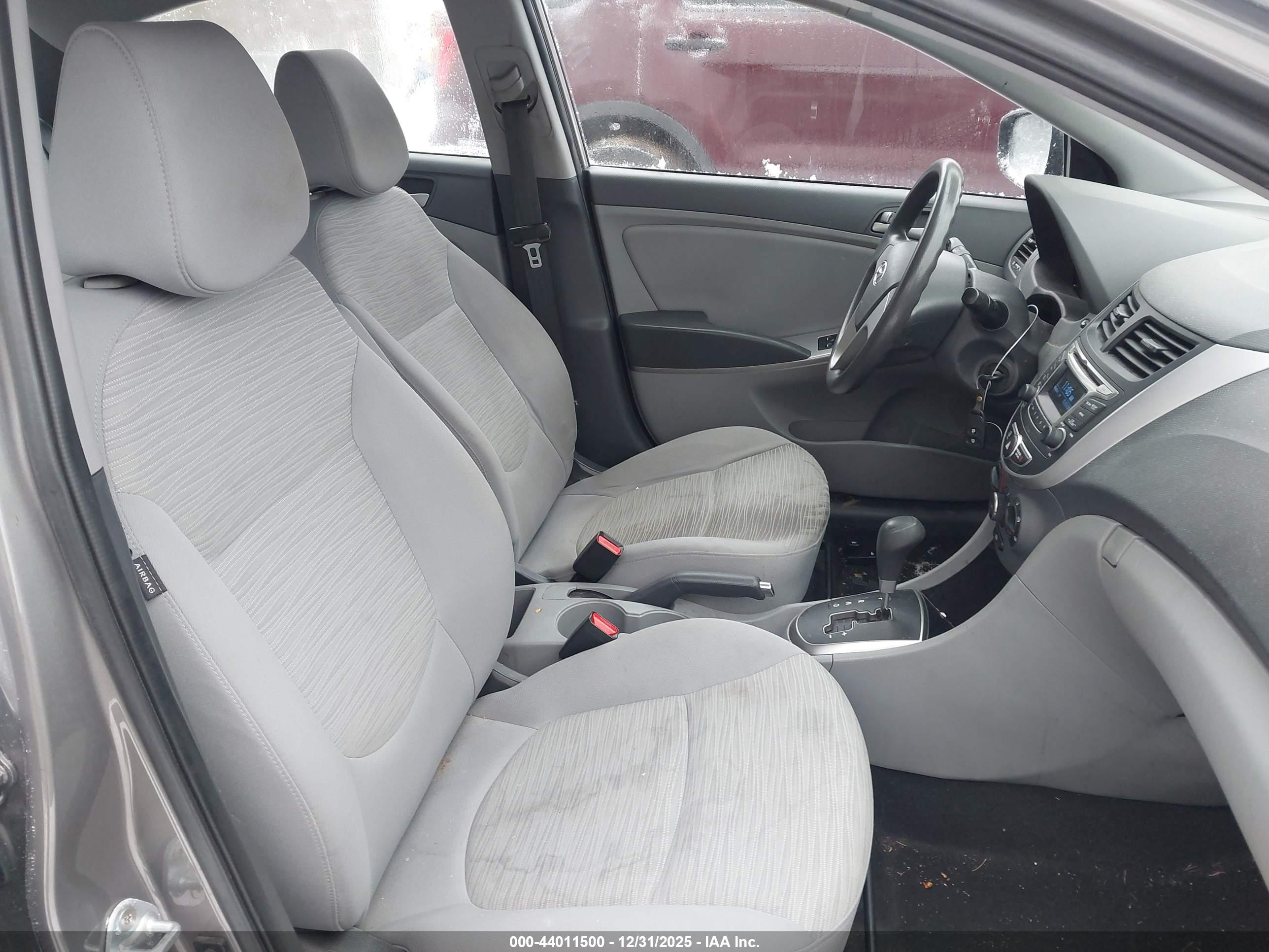 HYUNDAI ACCENT image 5