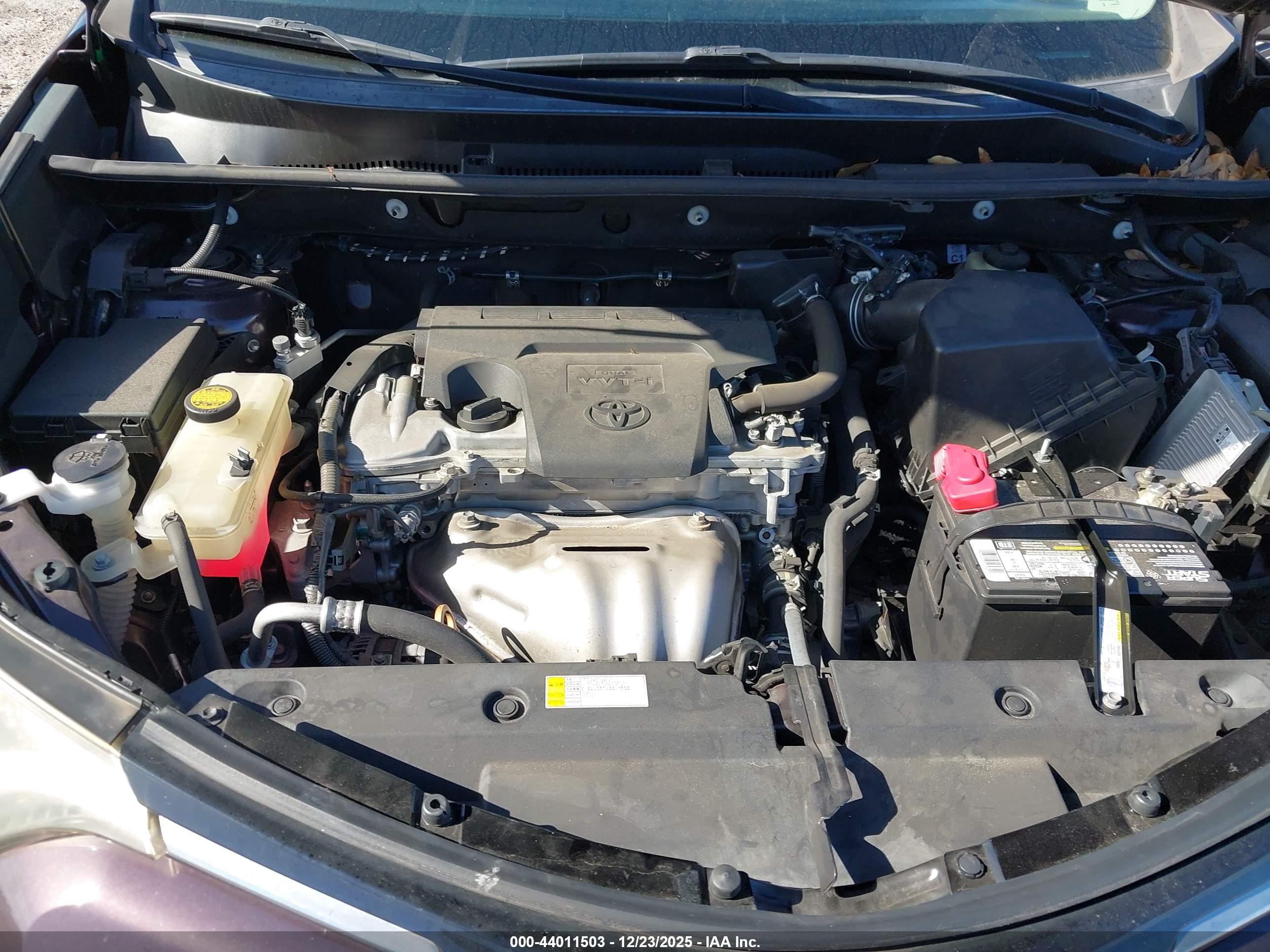 TOYOTA RAV4 image 10