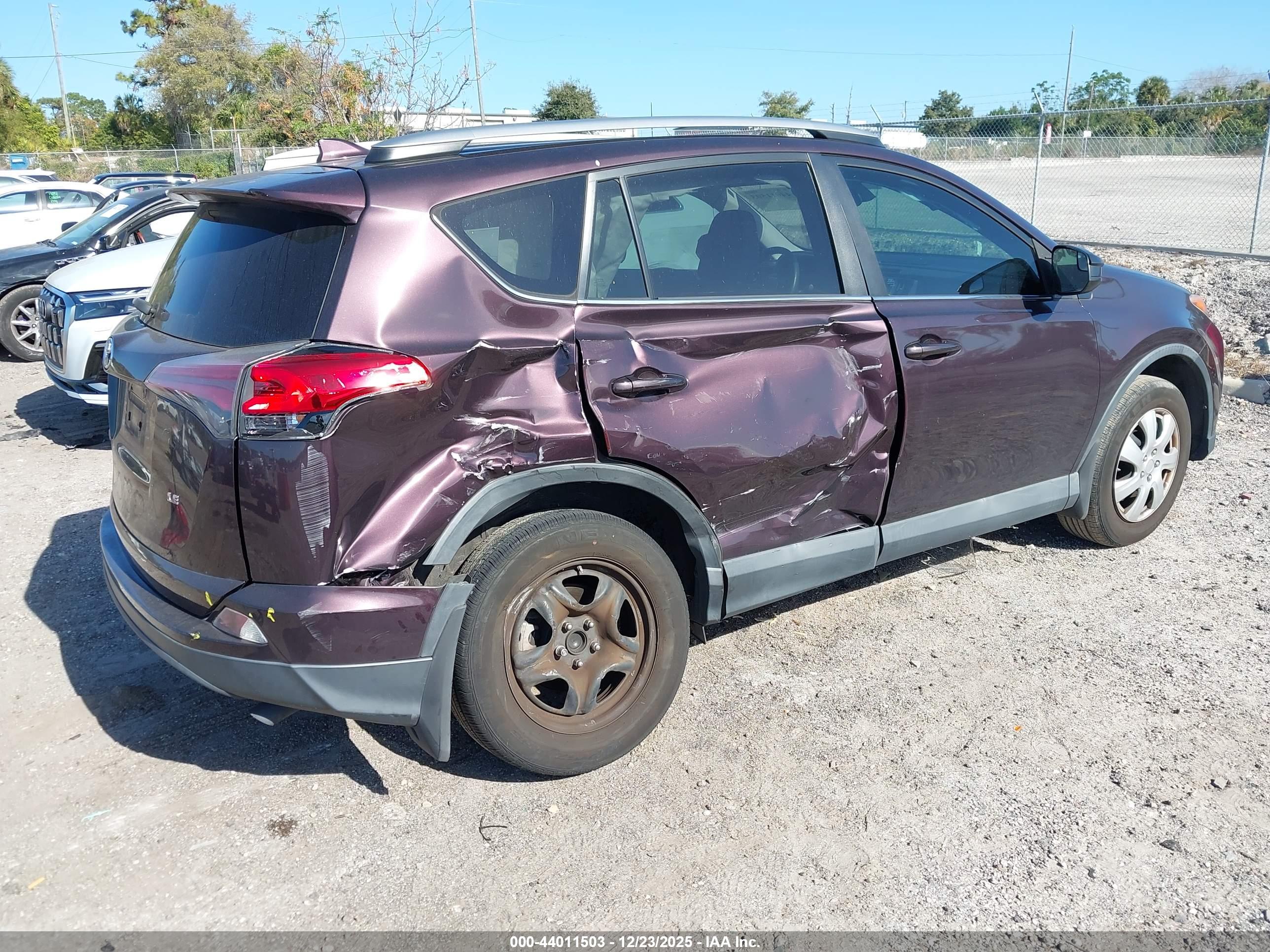 TOYOTA RAV4 image 4