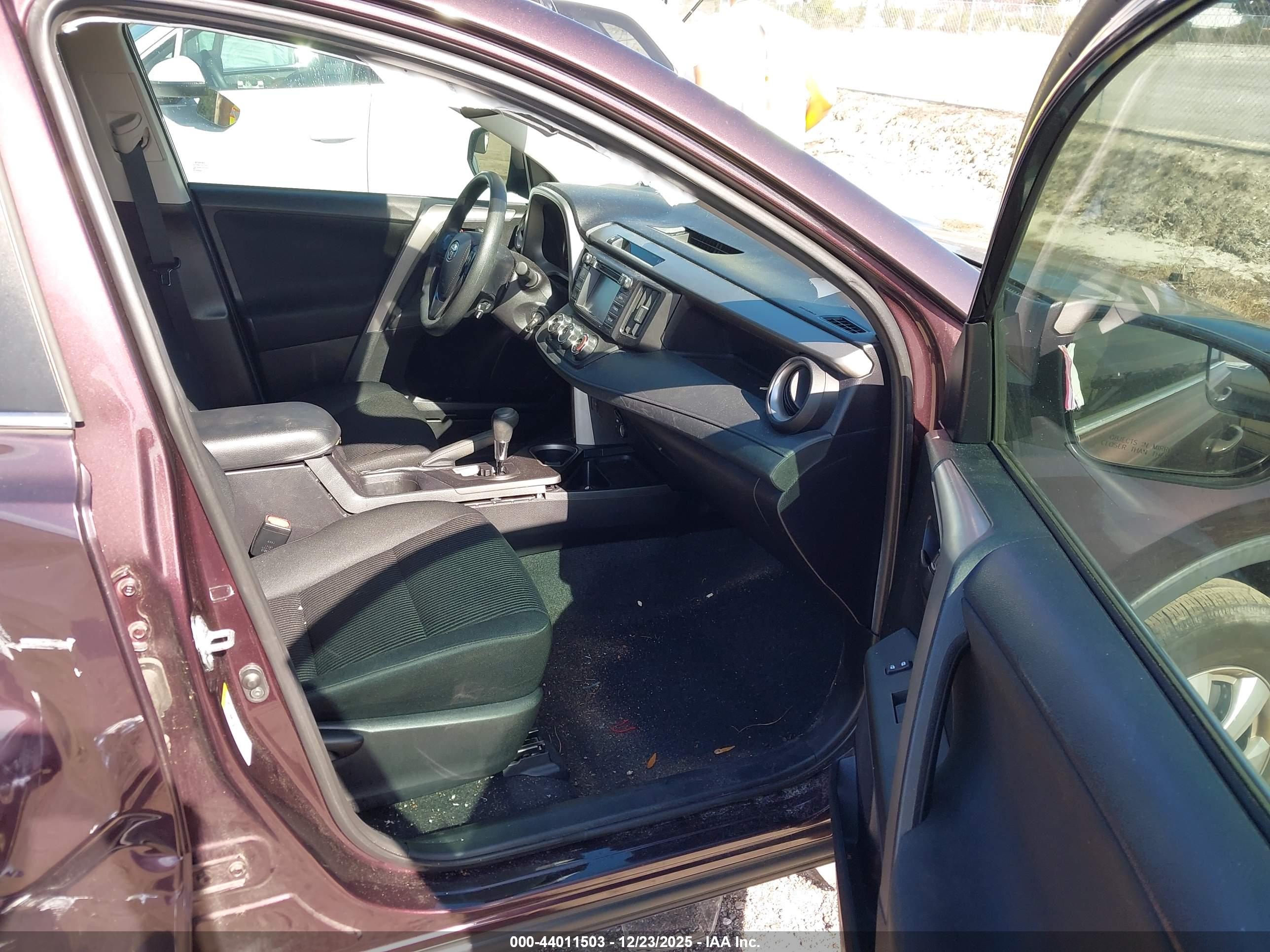 TOYOTA RAV4 image 5