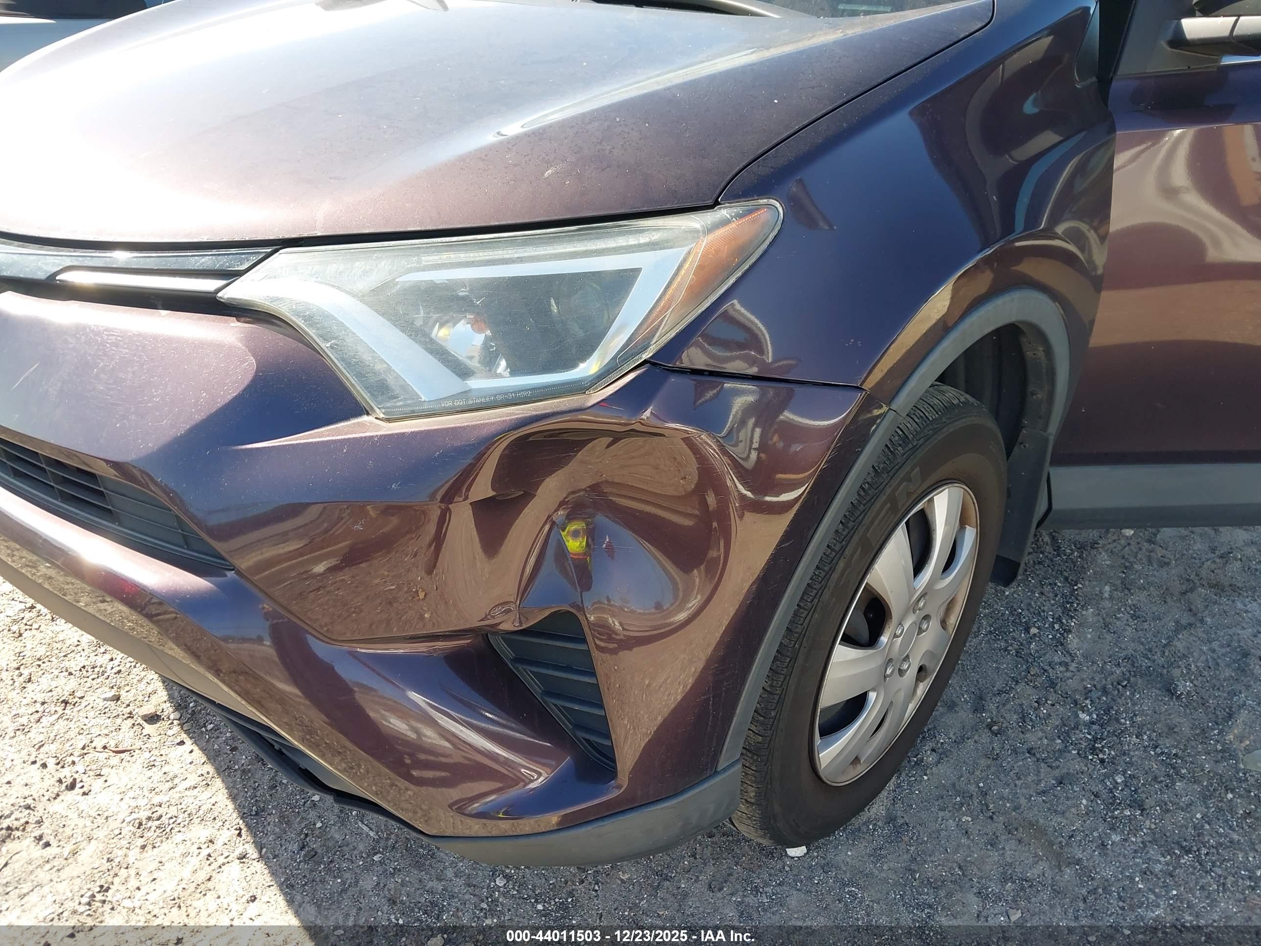 TOYOTA RAV4 image 6
