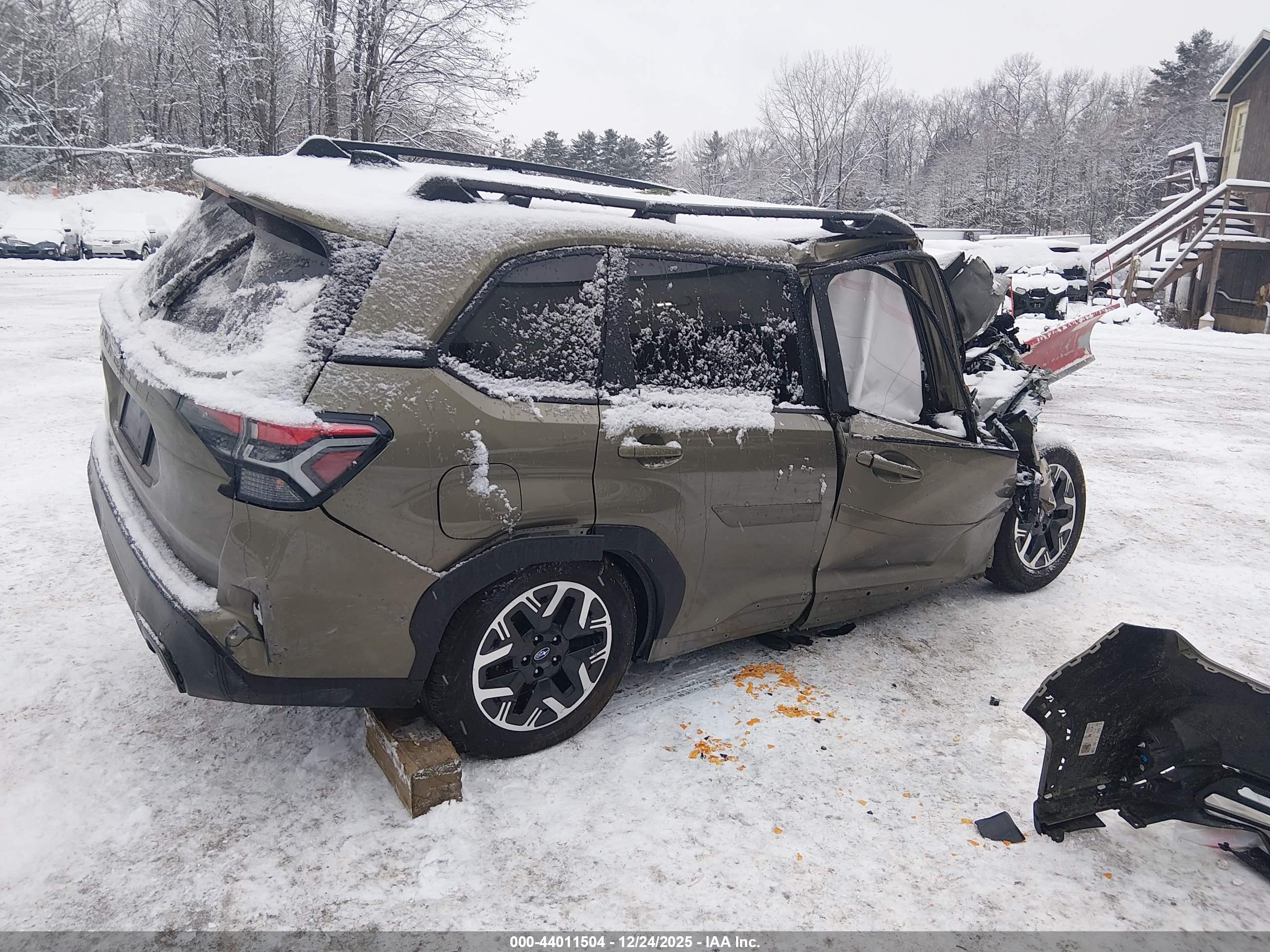 SUBARU FORESTER image 4