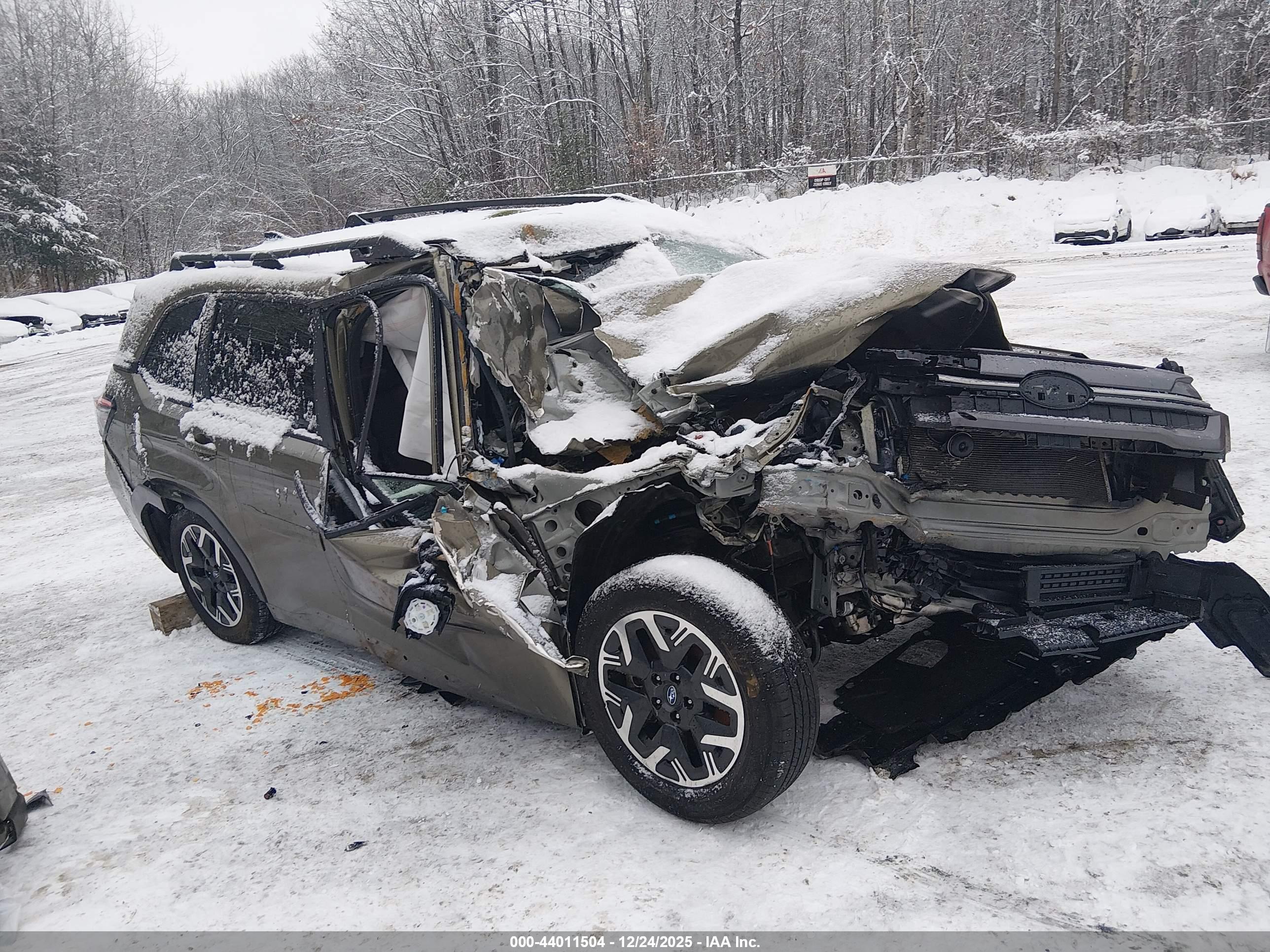 SUBARU FORESTER image 6
