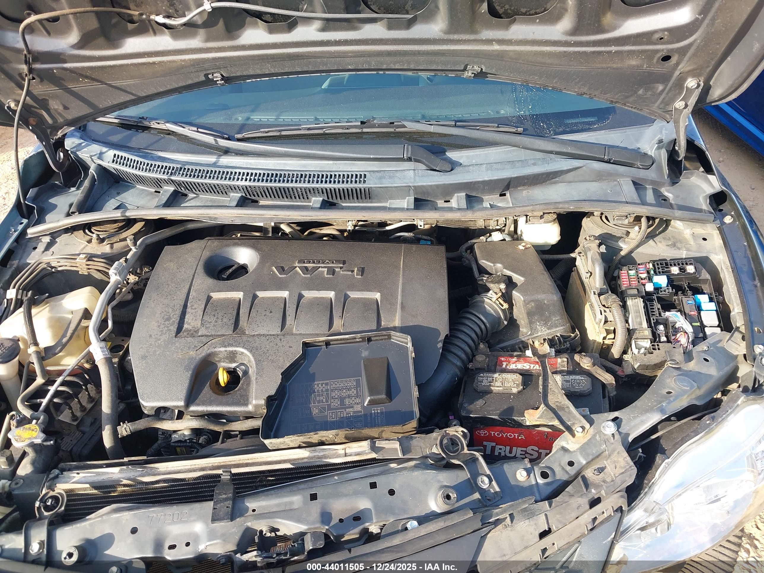 TOYOTA COROLLA image 10