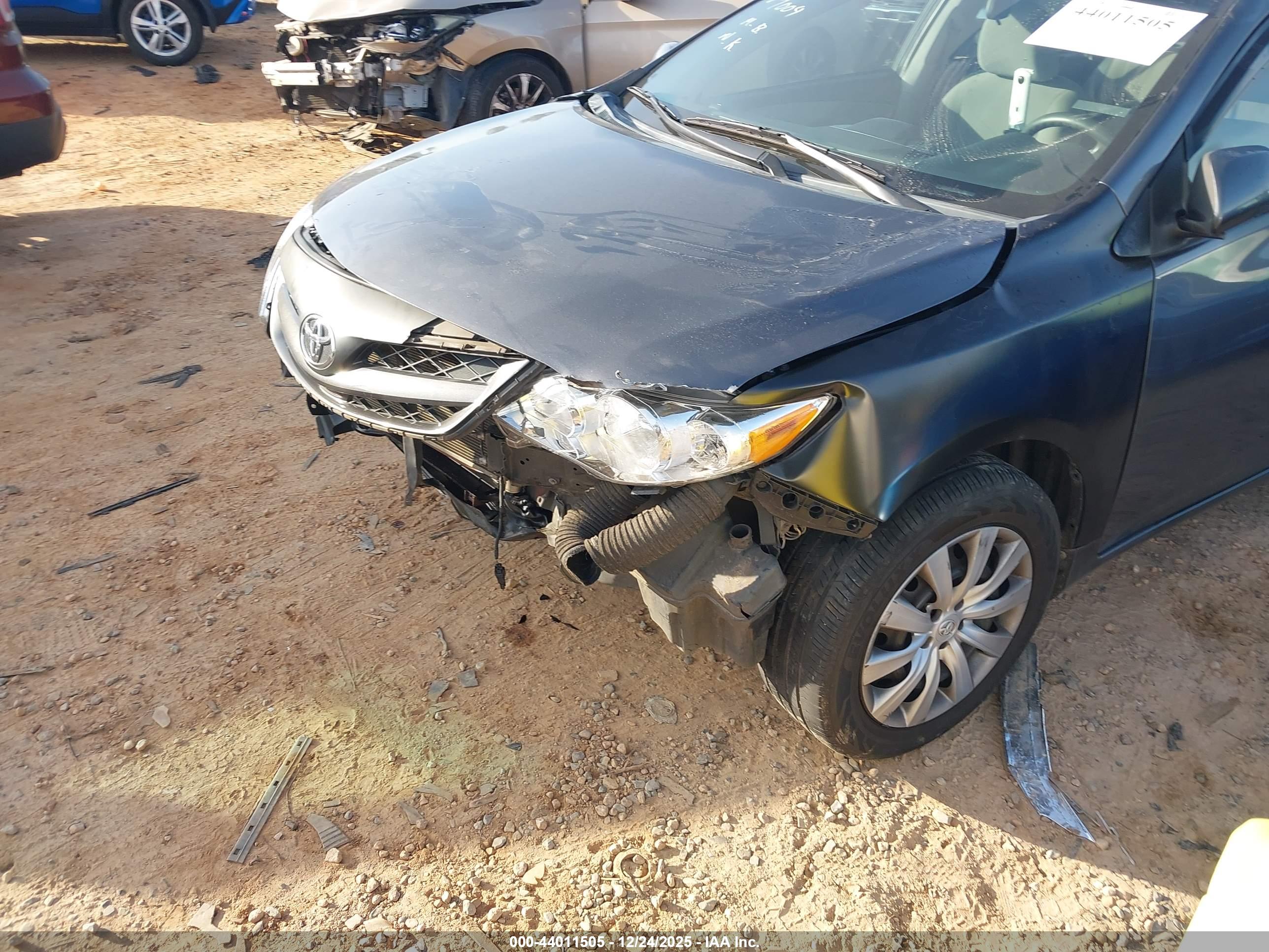 TOYOTA COROLLA image 6