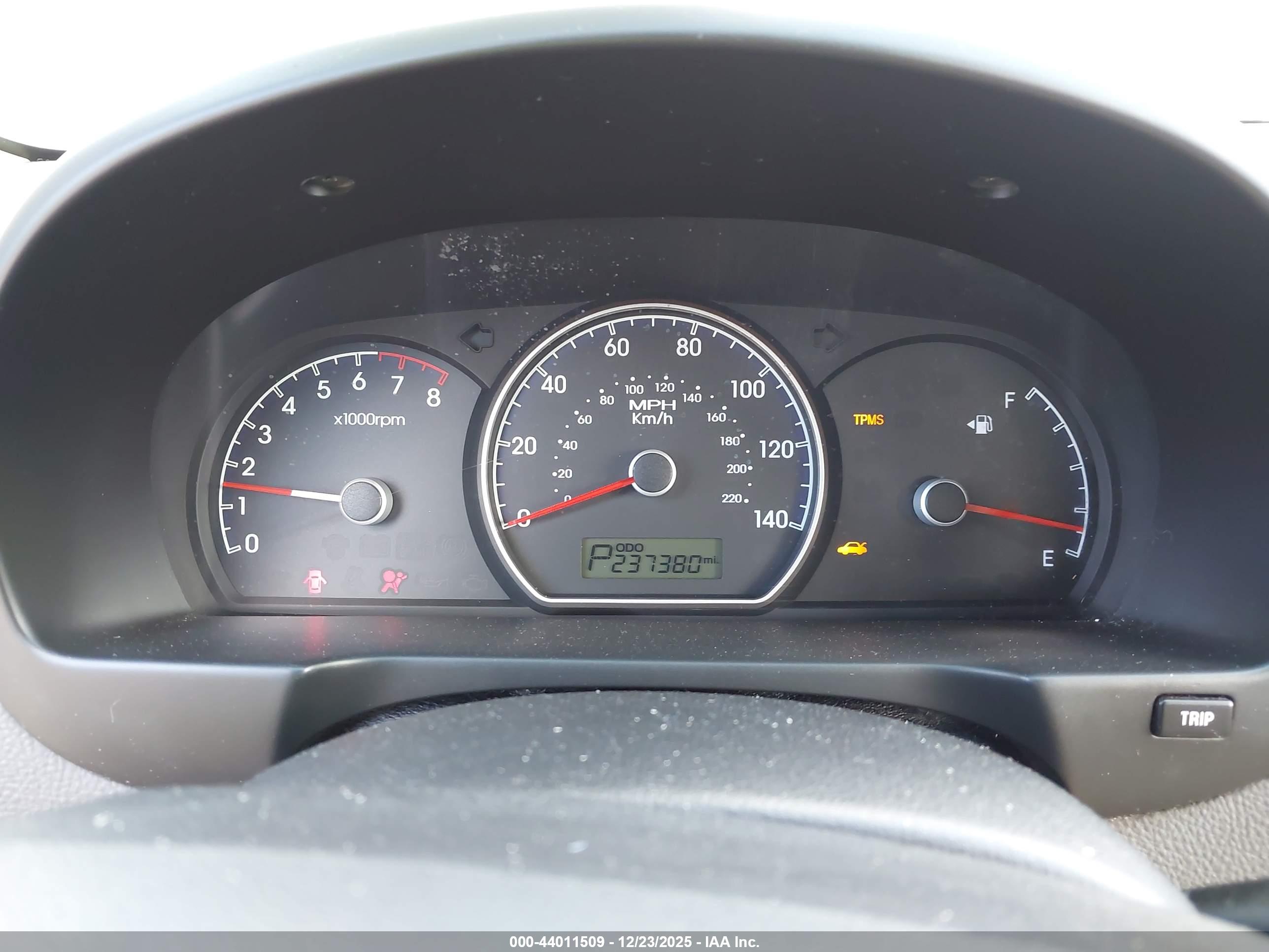 HYUNDAI ELANTRA image 7