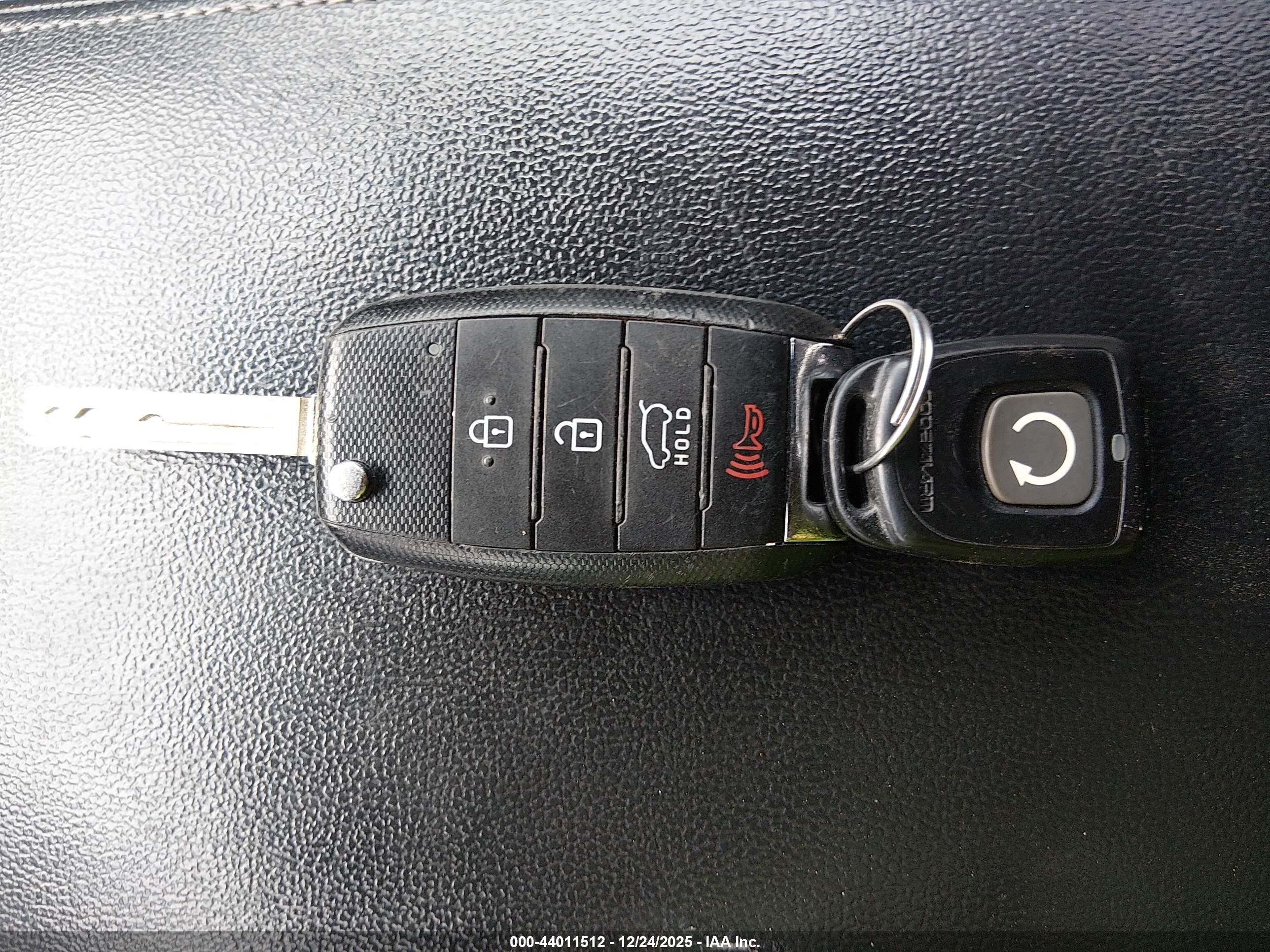 KIA SORENTO image 11