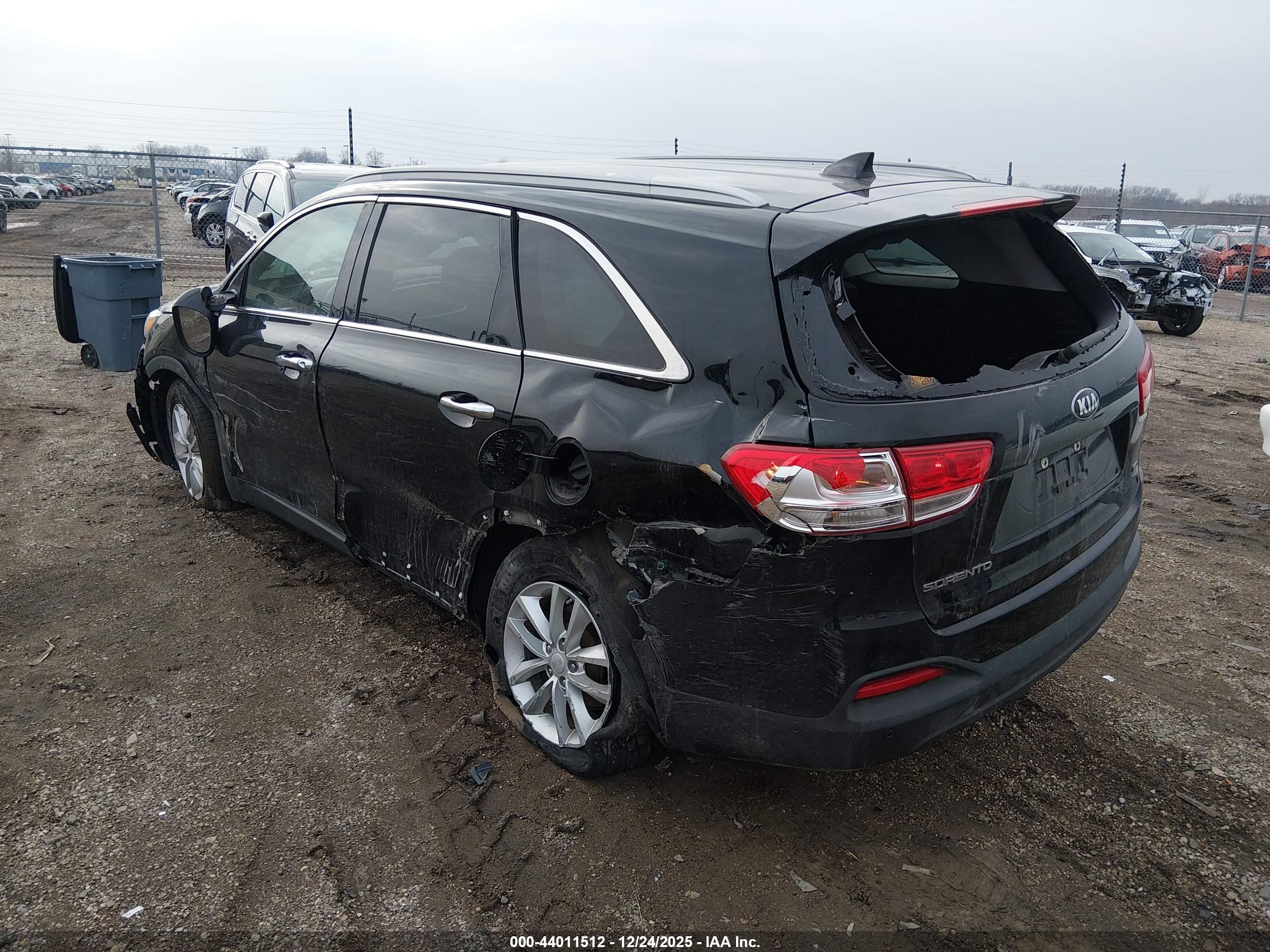 KIA SORENTO image 3