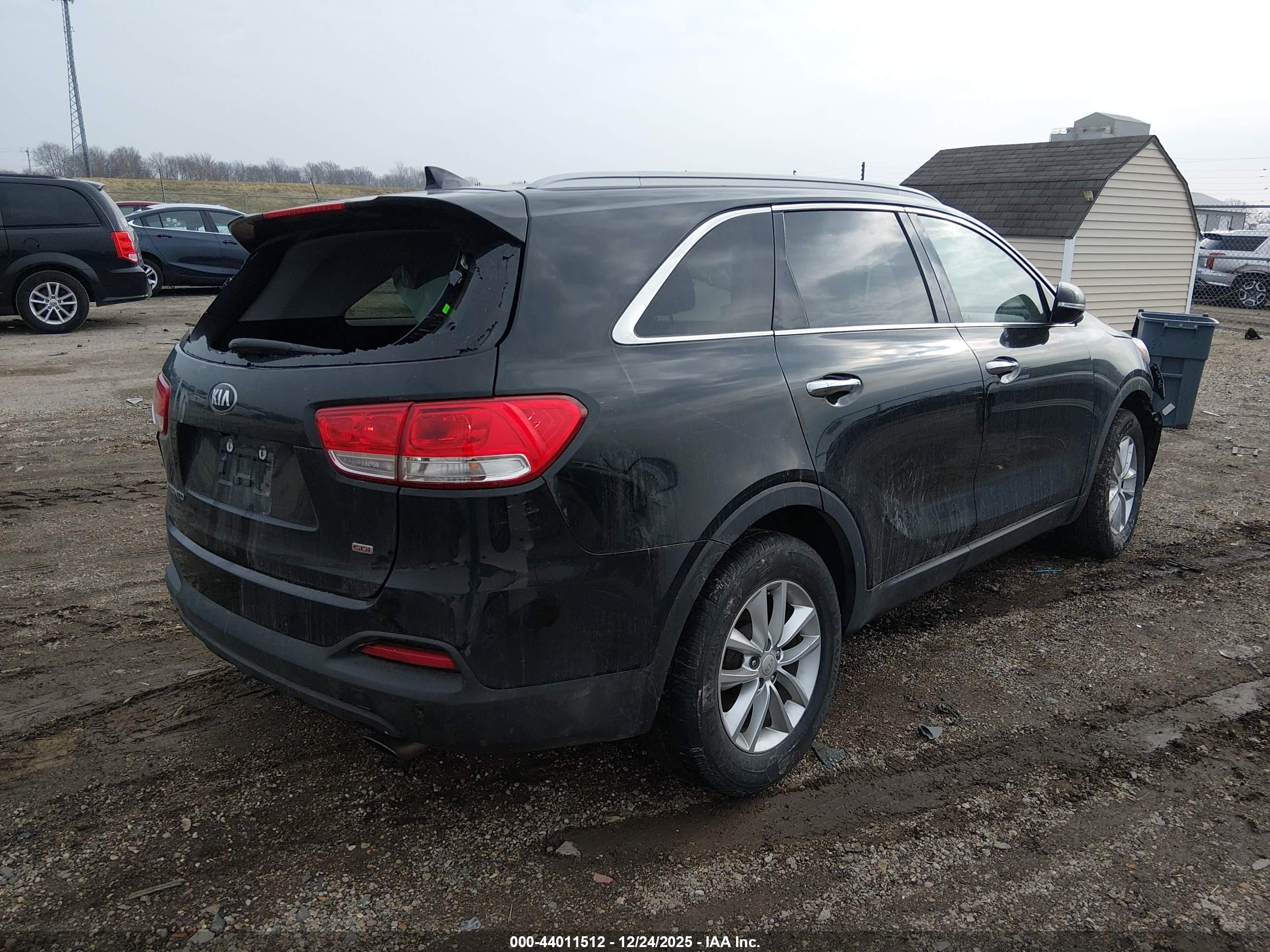 KIA SORENTO image 4