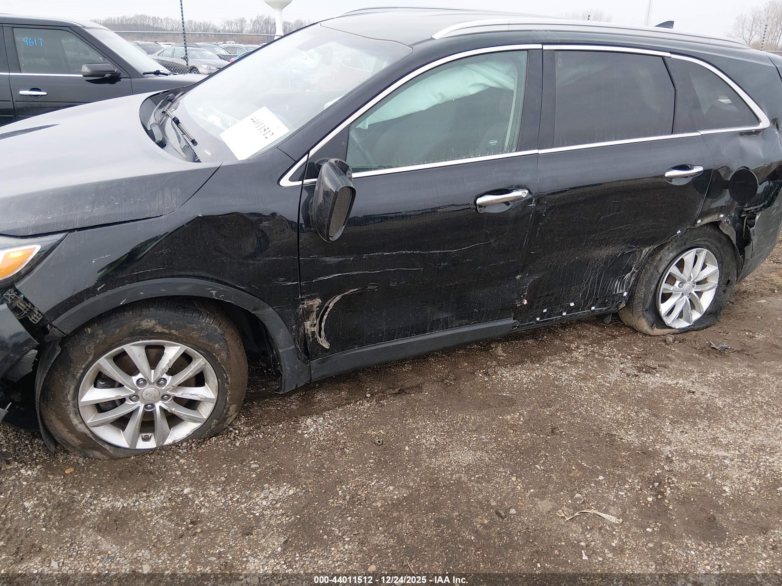 KIA SORENTO image 6