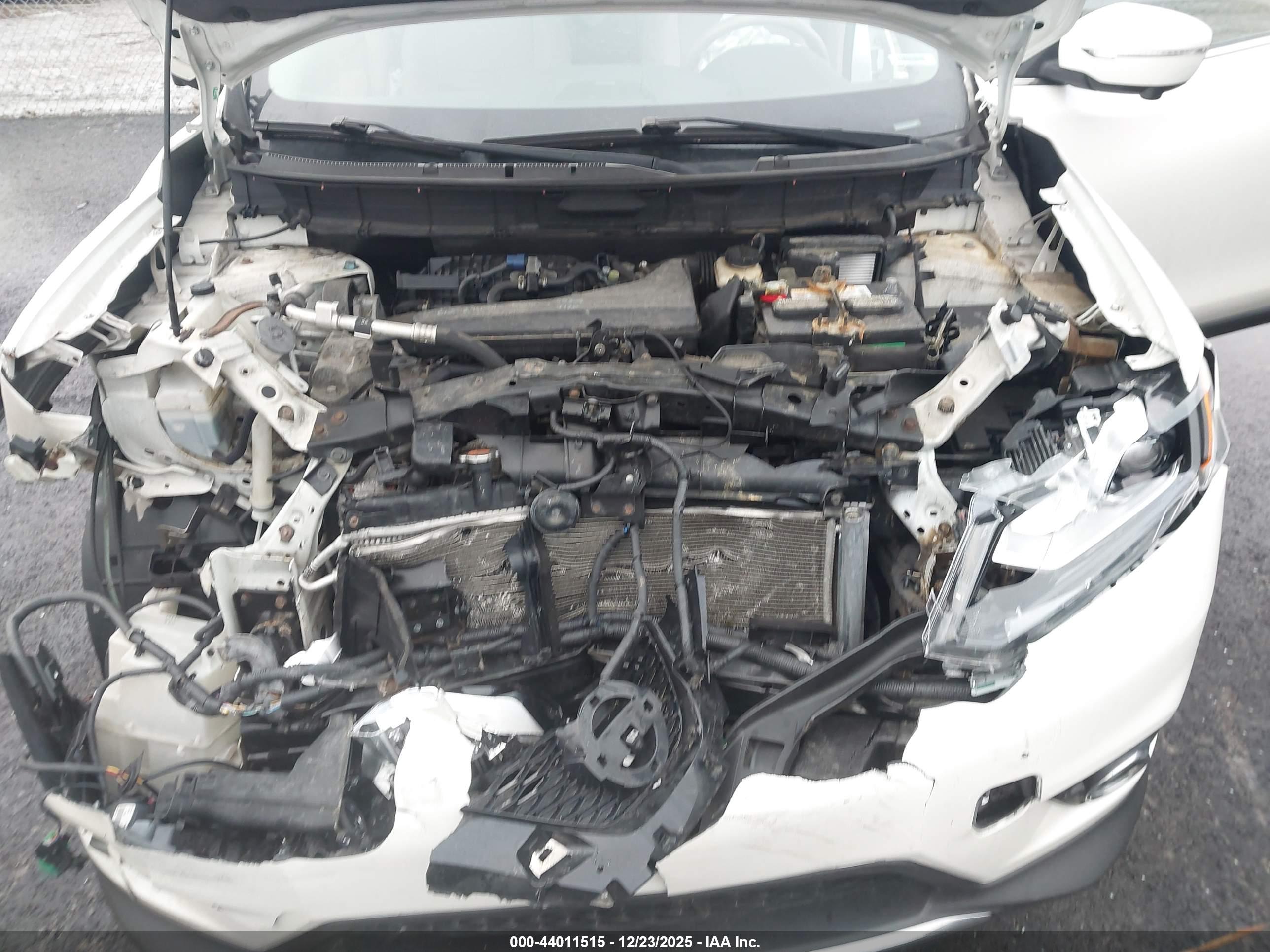 NISSAN ROGUE image 10