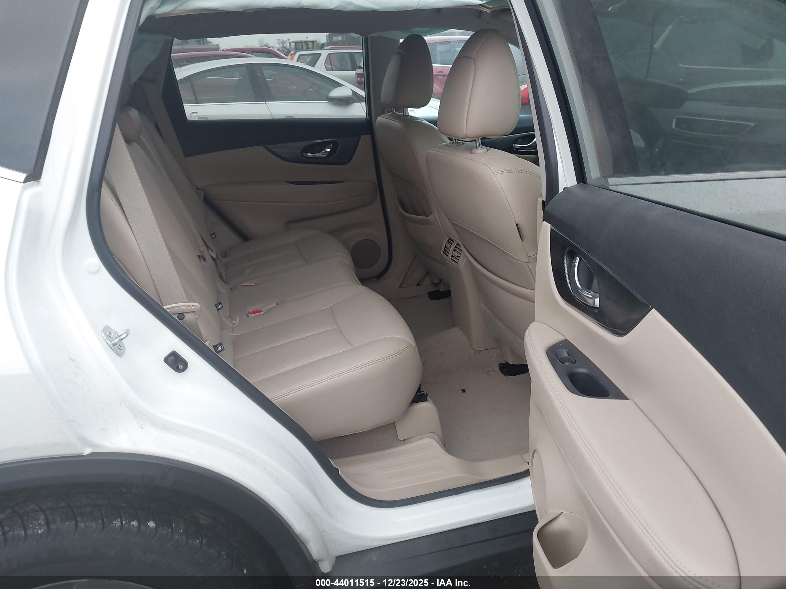NISSAN ROGUE image 8