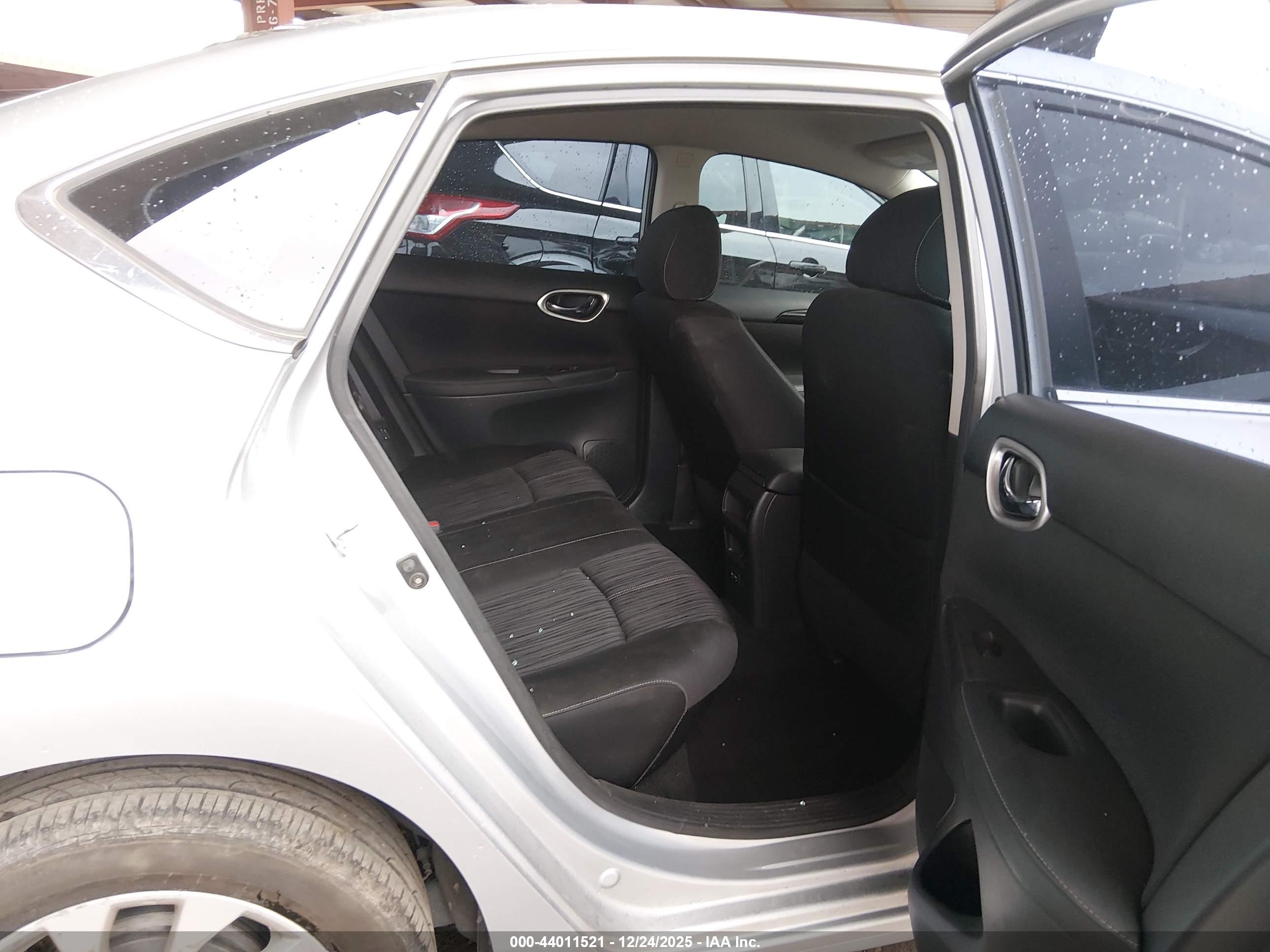 NISSAN SENTRA image 8