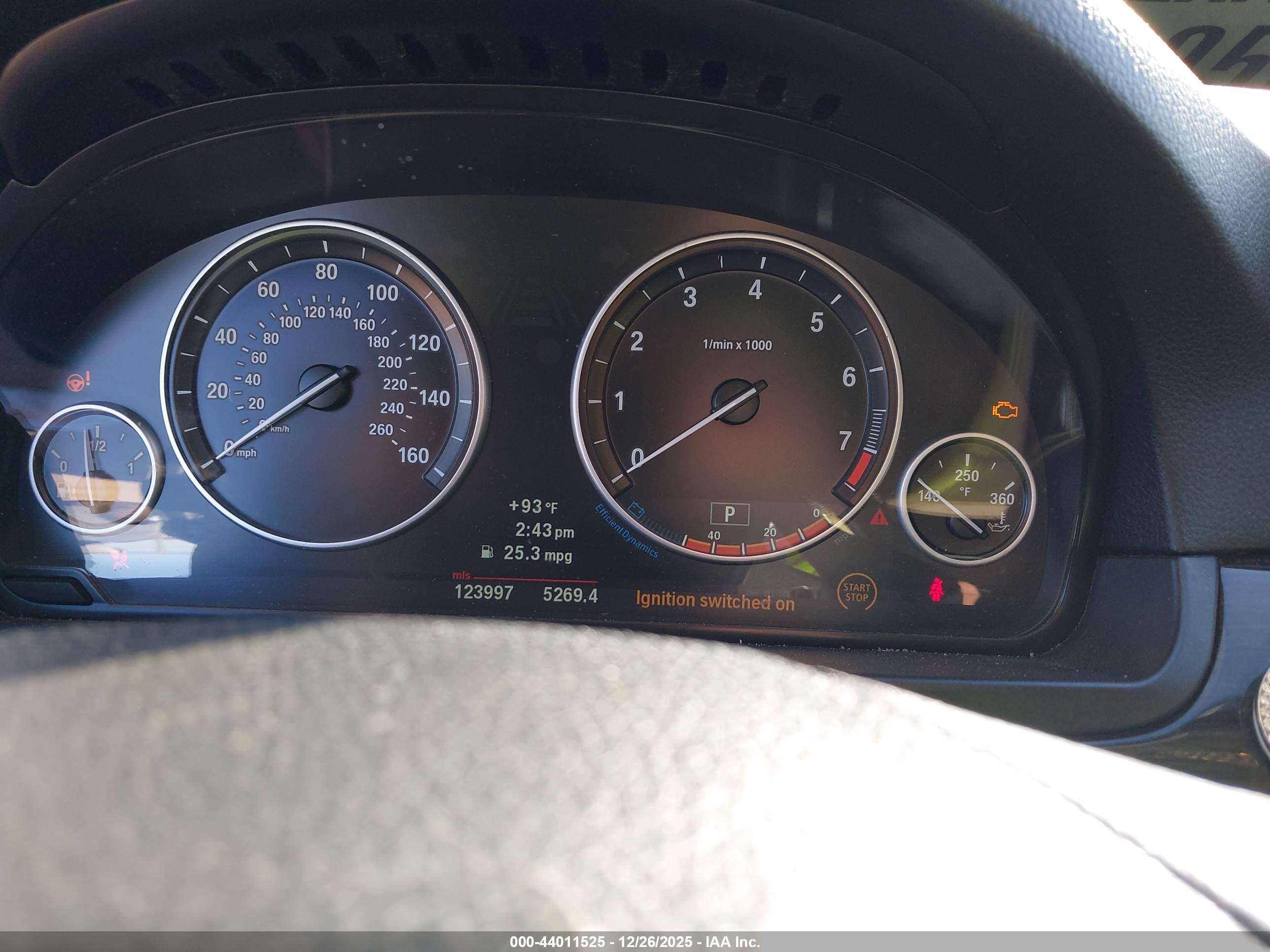 BMW 528I image 7