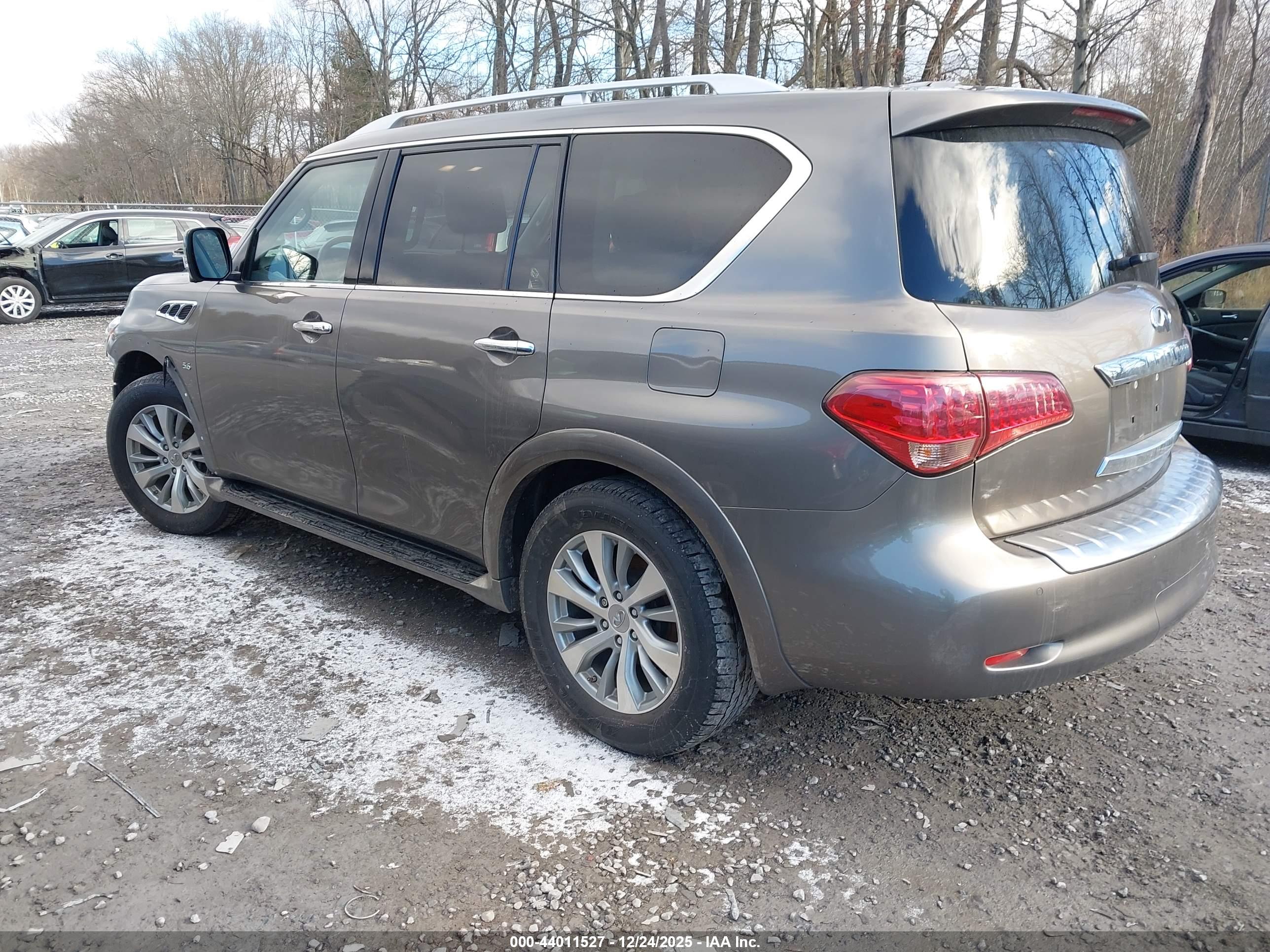 INFINITI QX80 image 3