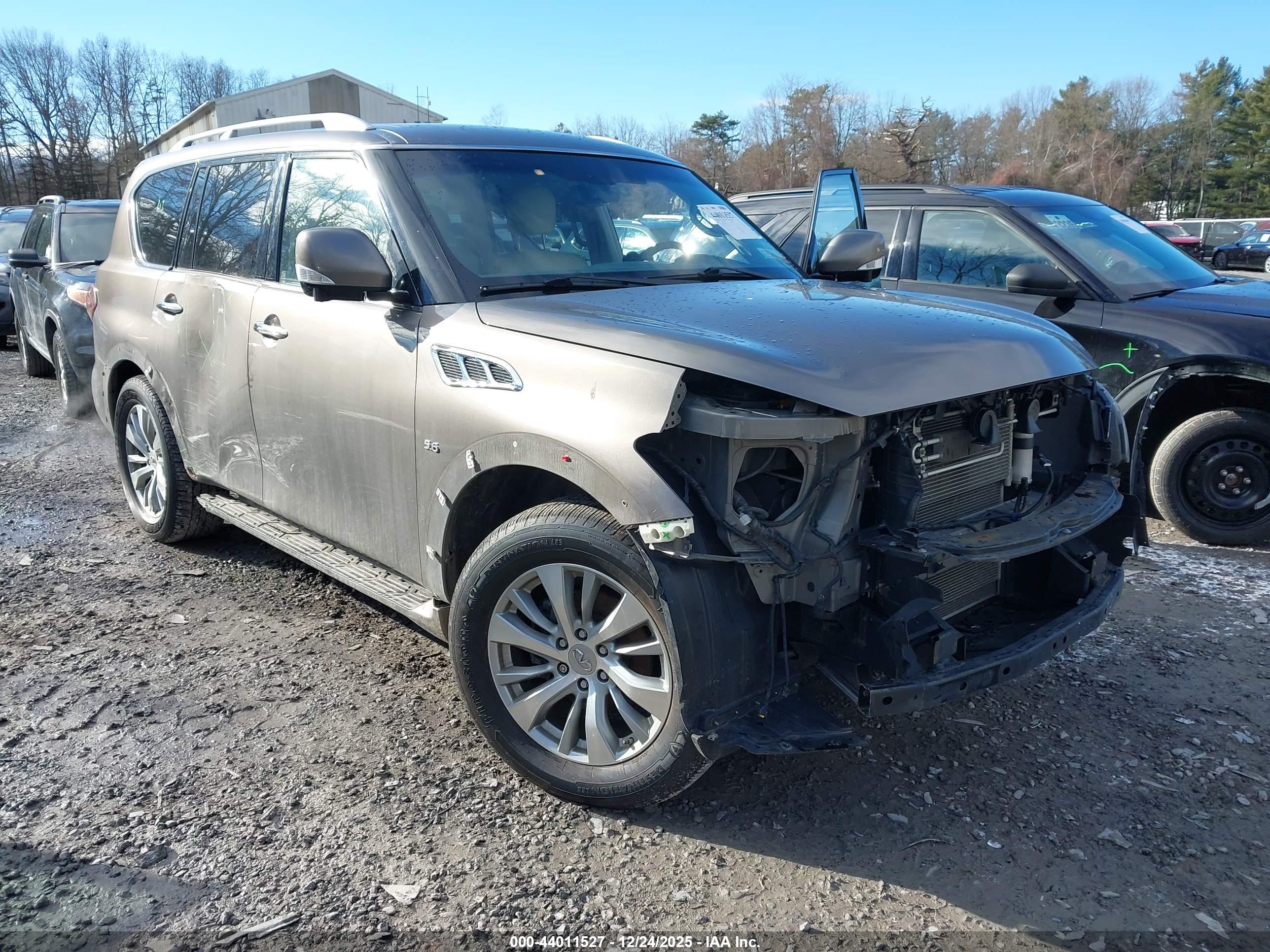 INFINITI QX80 image 6