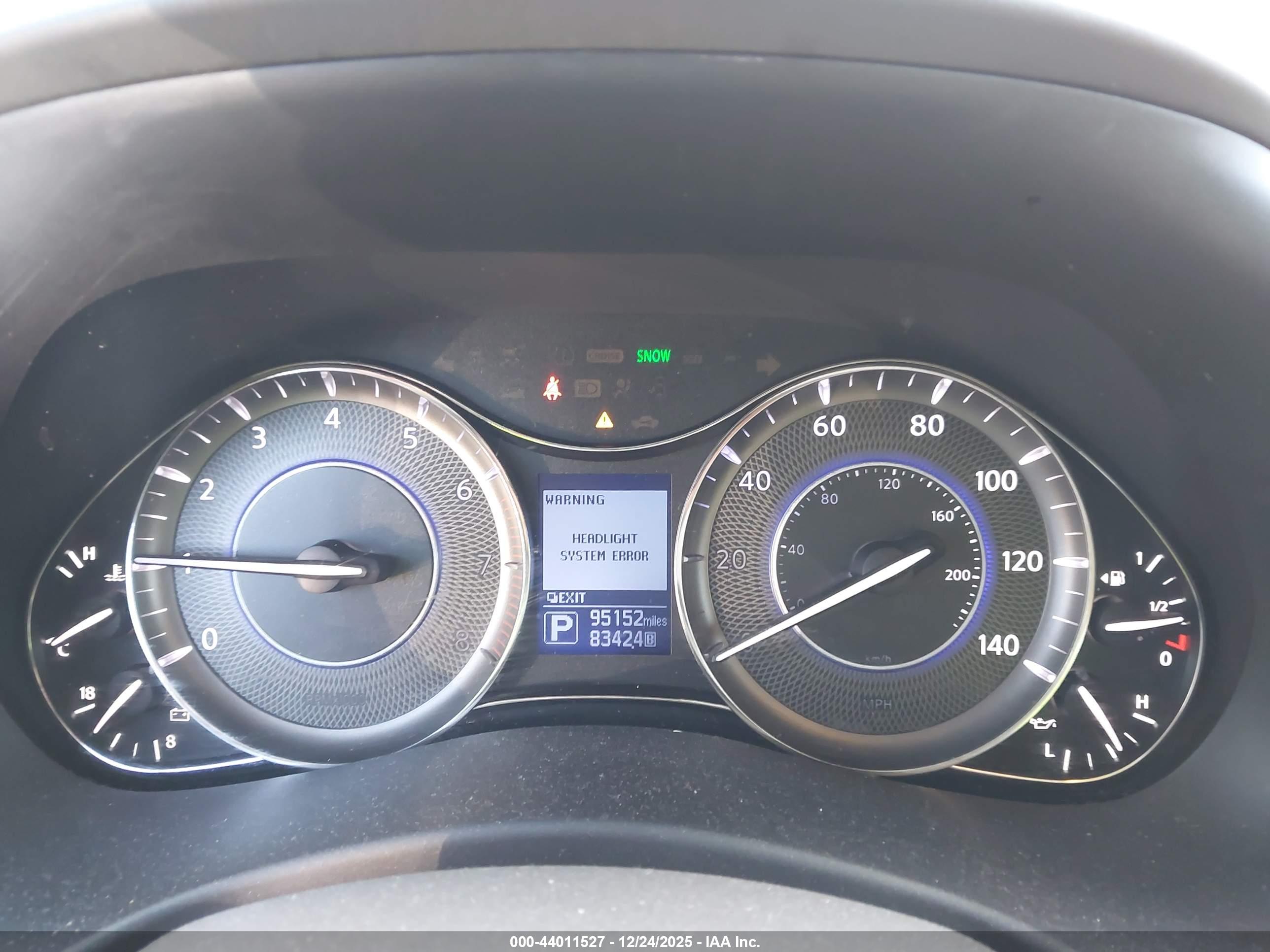 INFINITI QX80 image 7