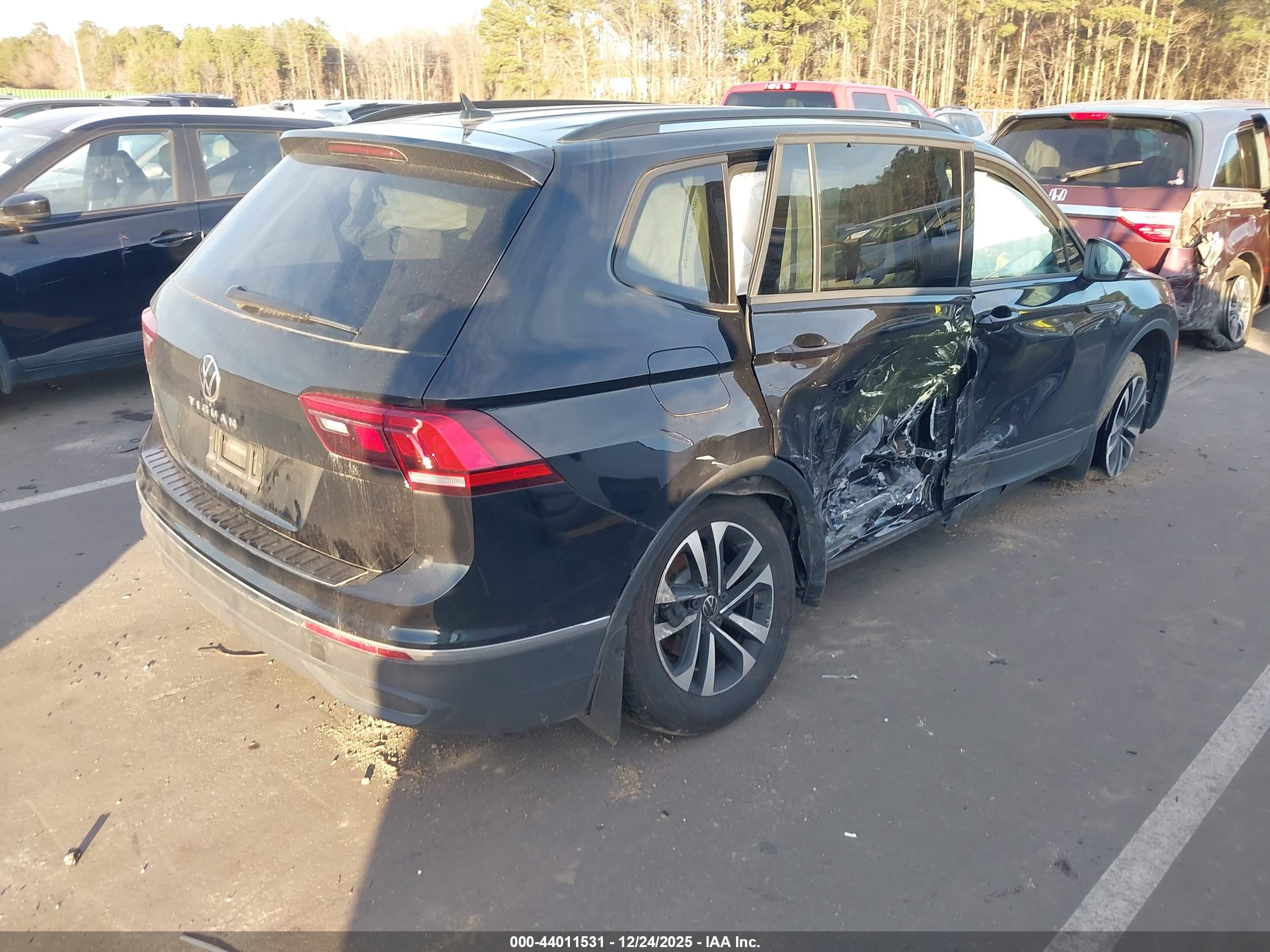 VOLKSWAGEN TIGUAN image 4