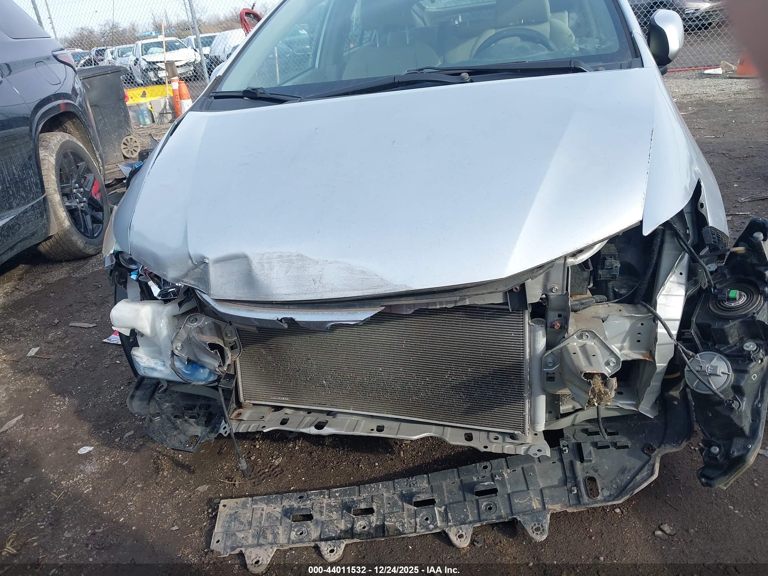 HONDA INSIGHT image 6