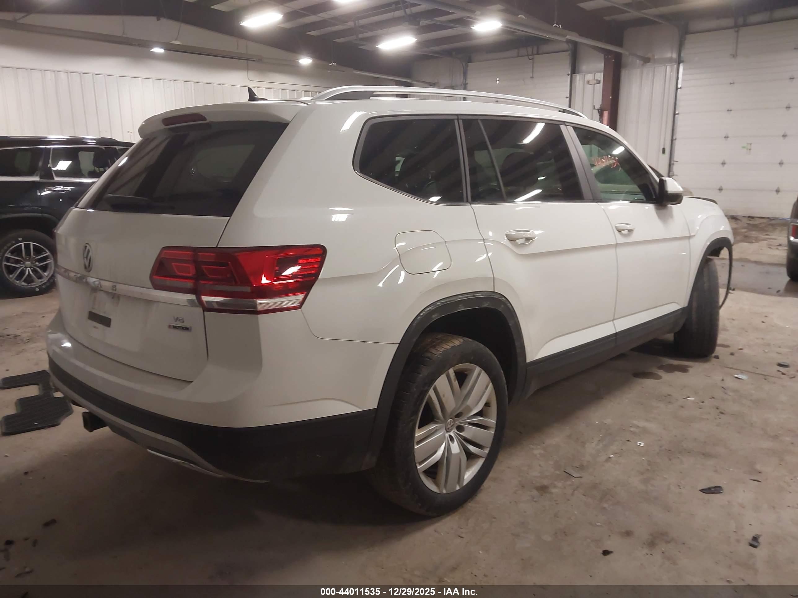VOLKSWAGEN ATLAS image 4