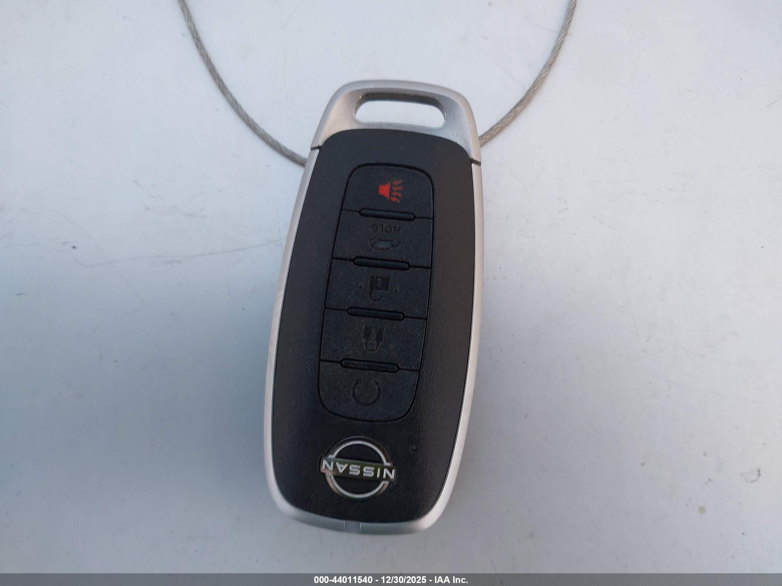NISSAN ROGUE image 11