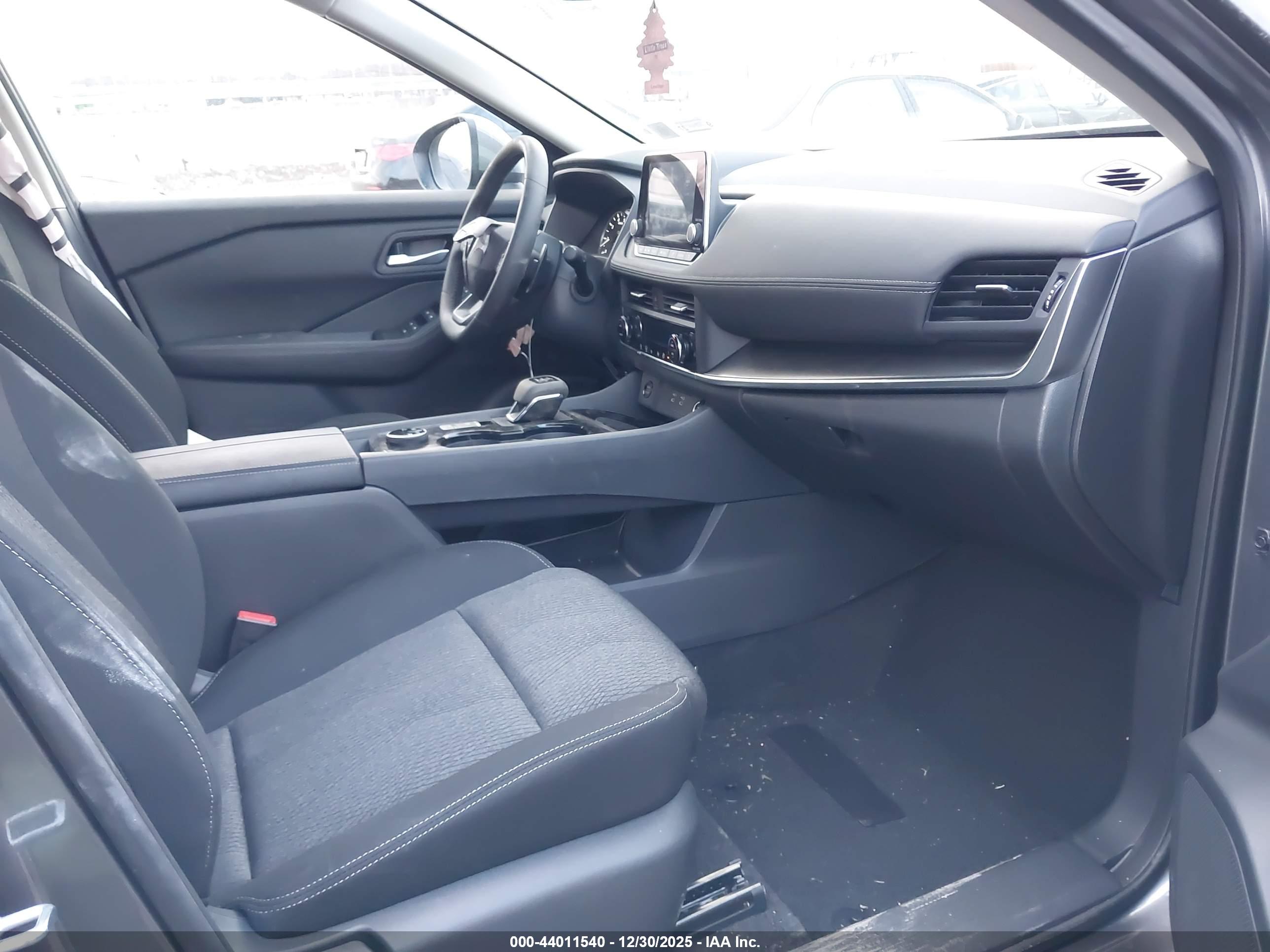 NISSAN ROGUE image 5