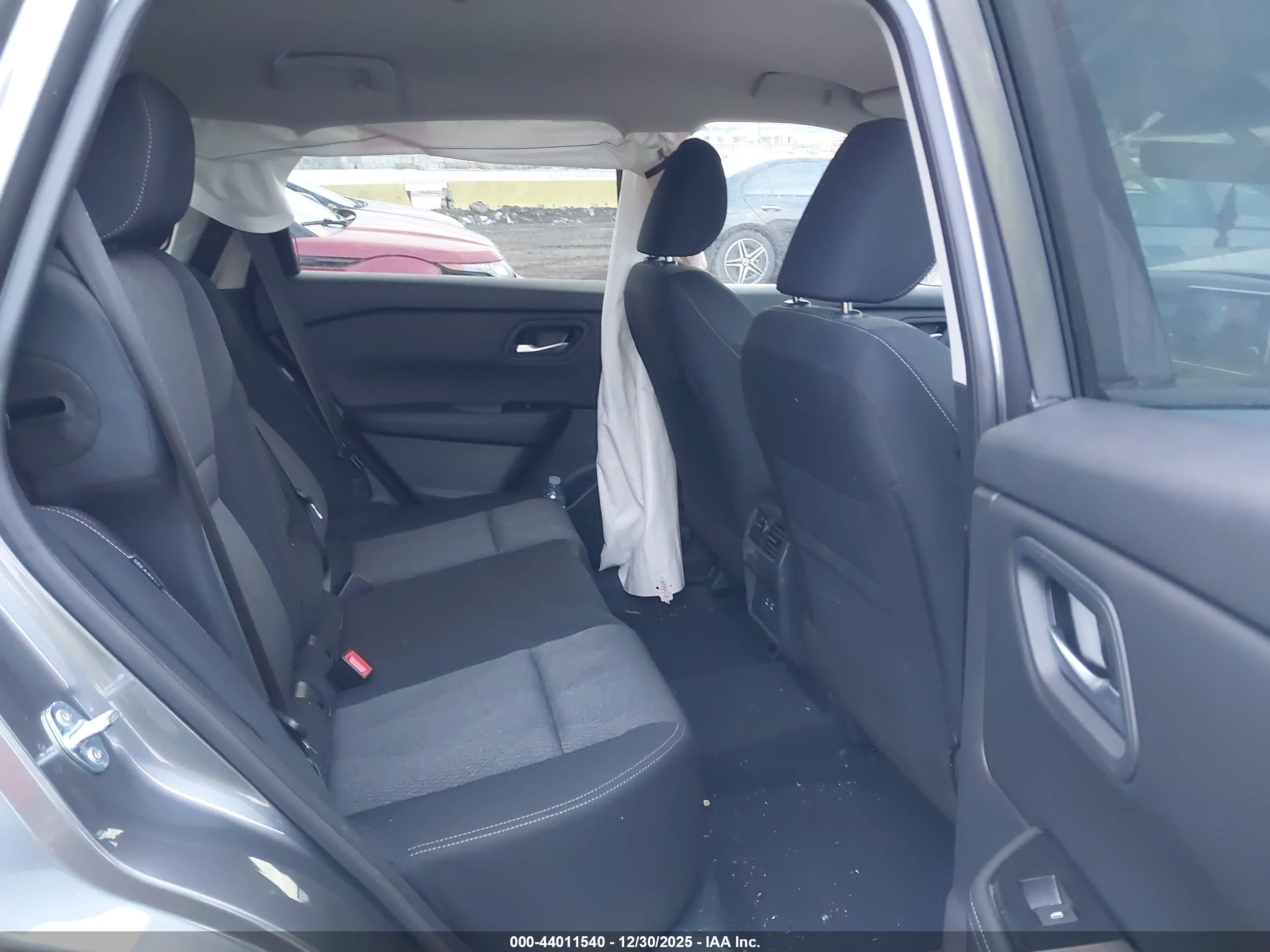NISSAN ROGUE image 8