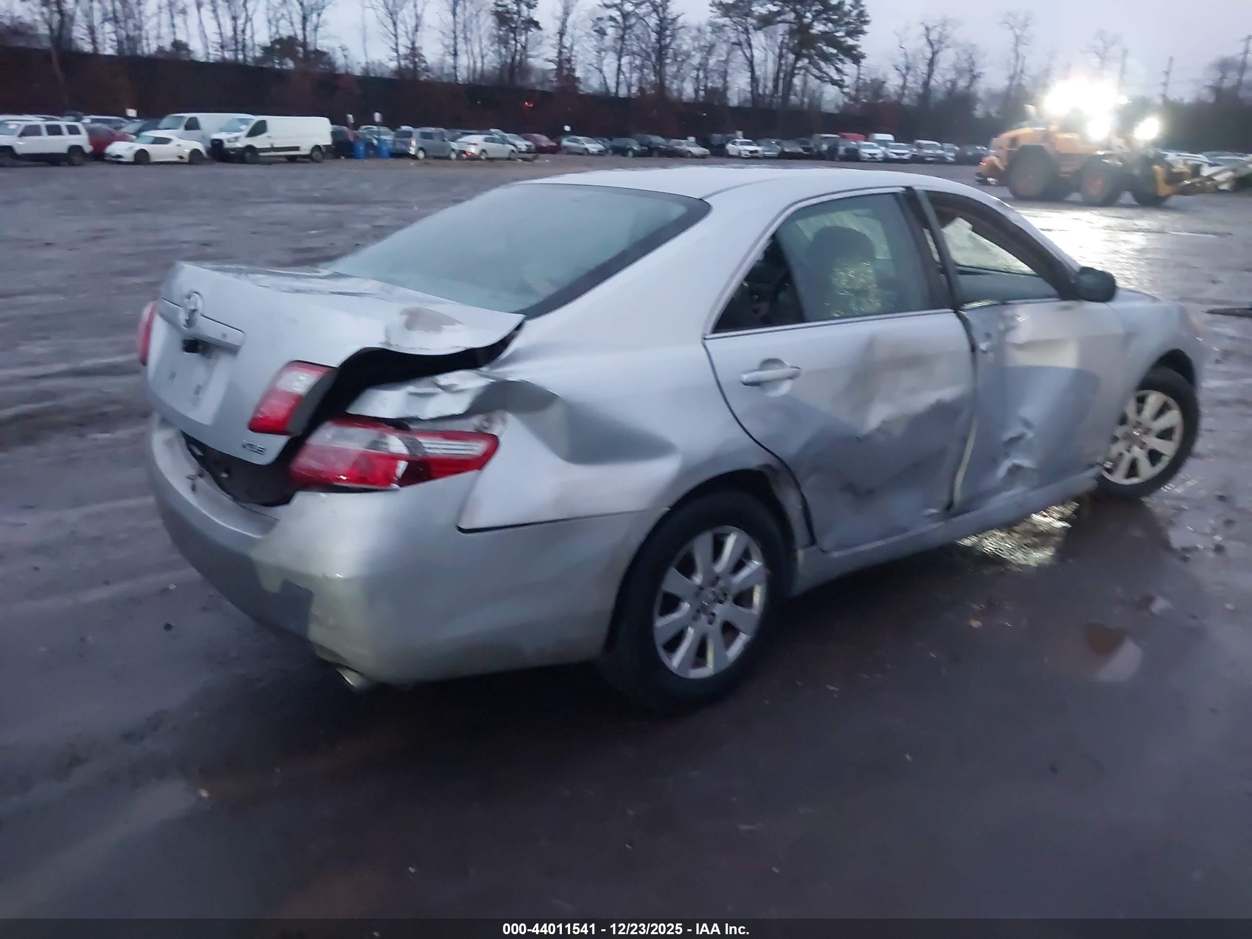 TOYOTA CAMRY image 4