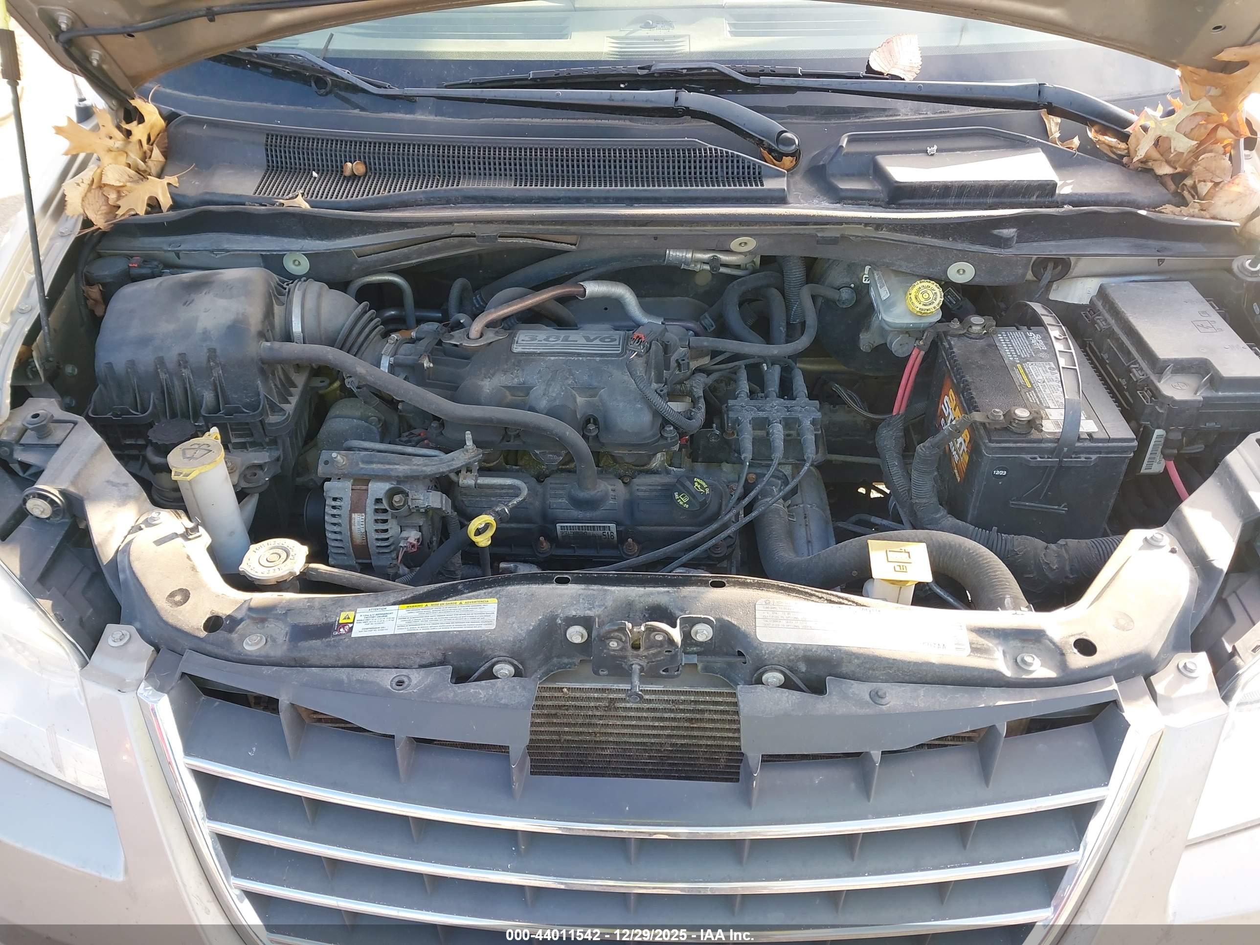 CHRYSLER TOWN image 10